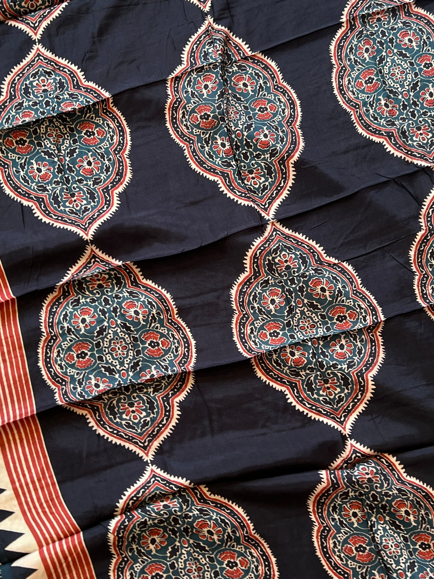 KAIRA MUSLIN HAND WORK EMBROIDERY SUIT 4 Q