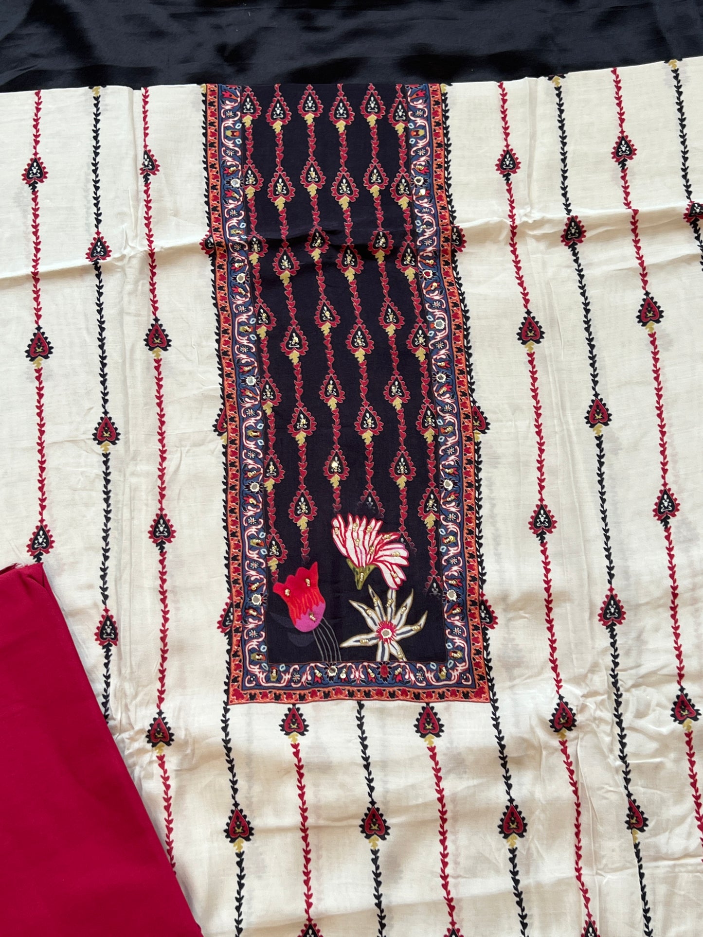 KAIRA MUSLIN HAND WORK EMBROIDERY SUIT 6 Q