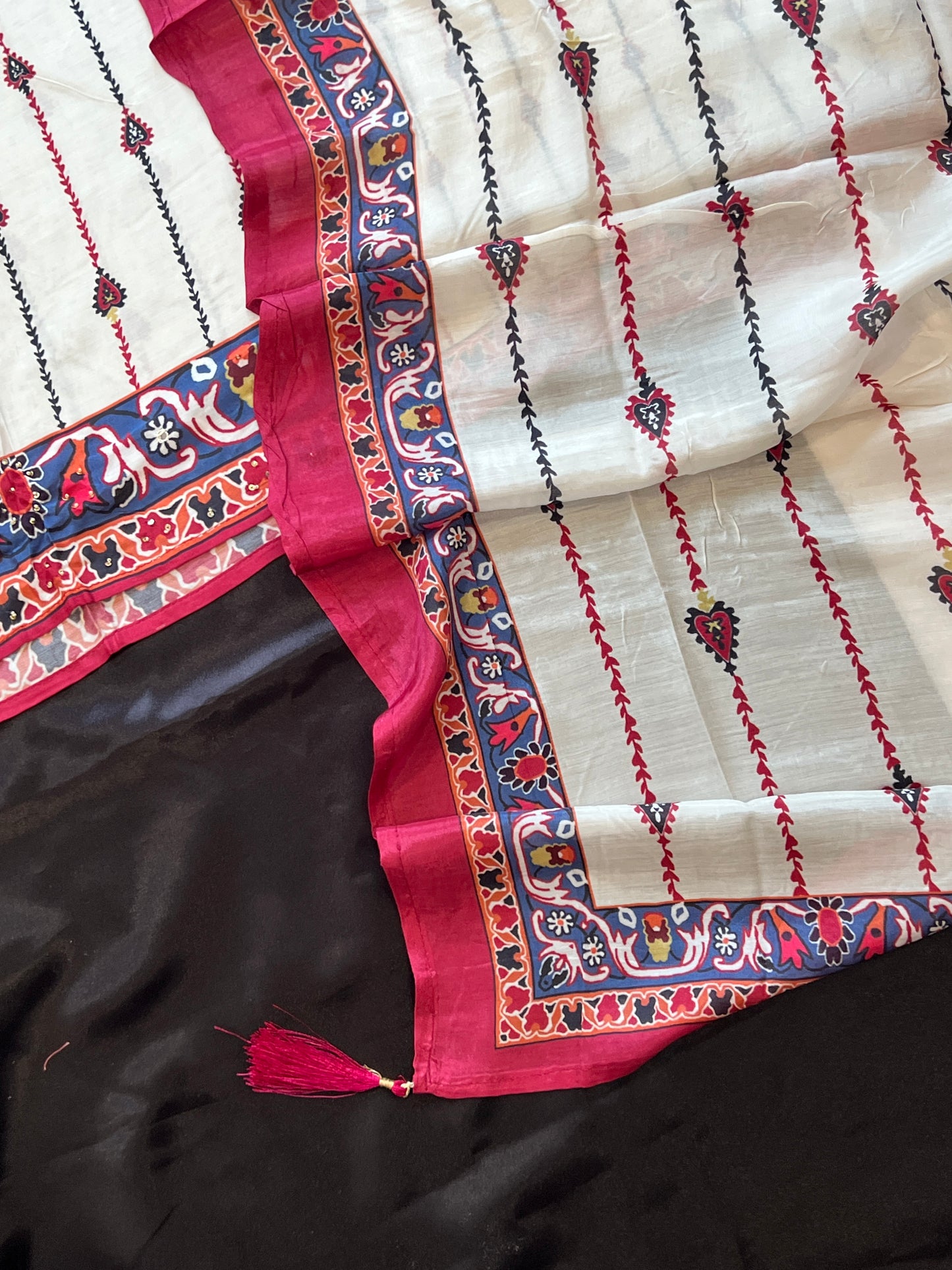 KAIRA MUSLIN HAND WORK EMBROIDERY SUIT 6 Q