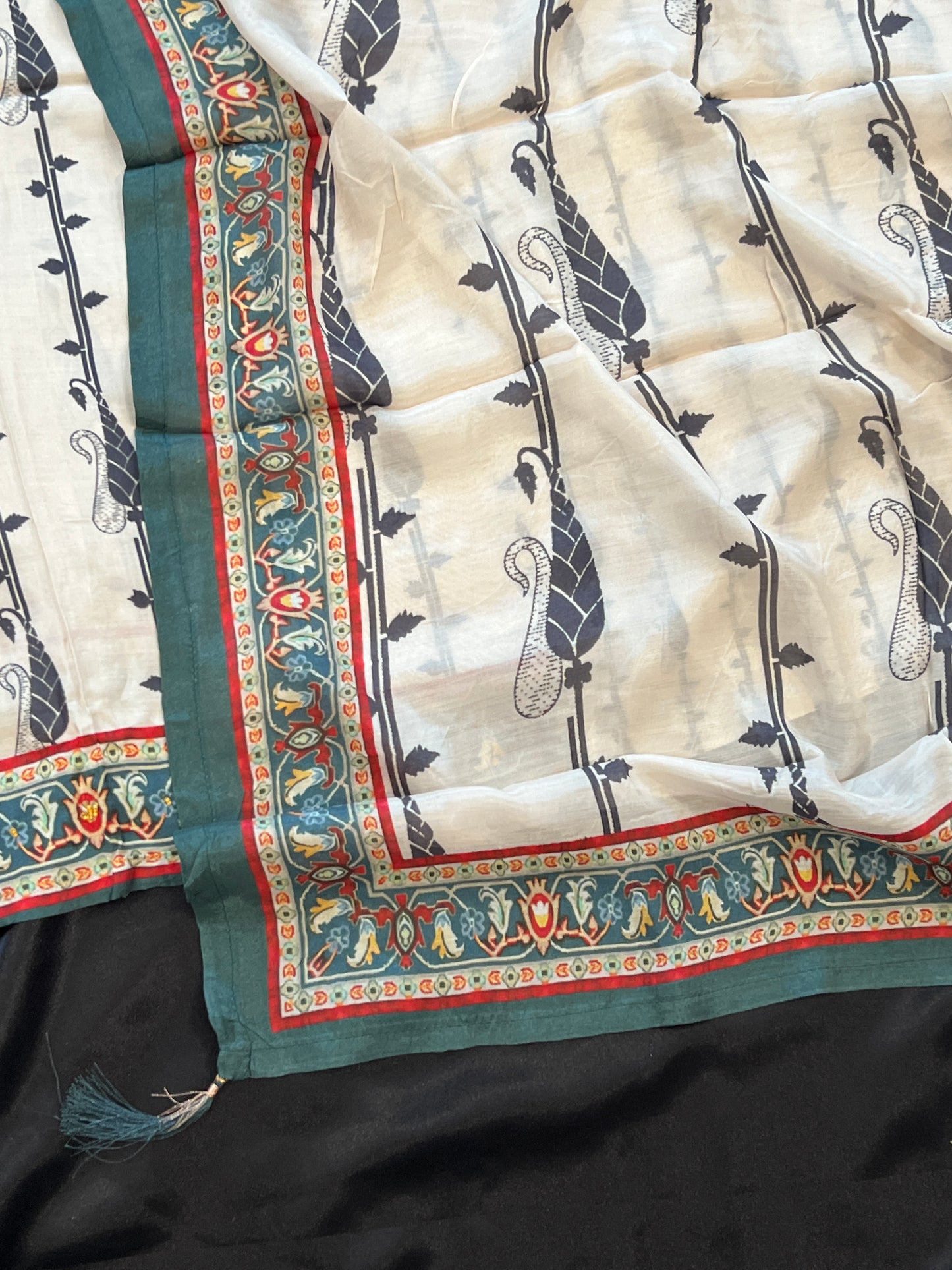 KAIRA MUSLIN HAND WORK EMBROIDERY SUIT 2 Q