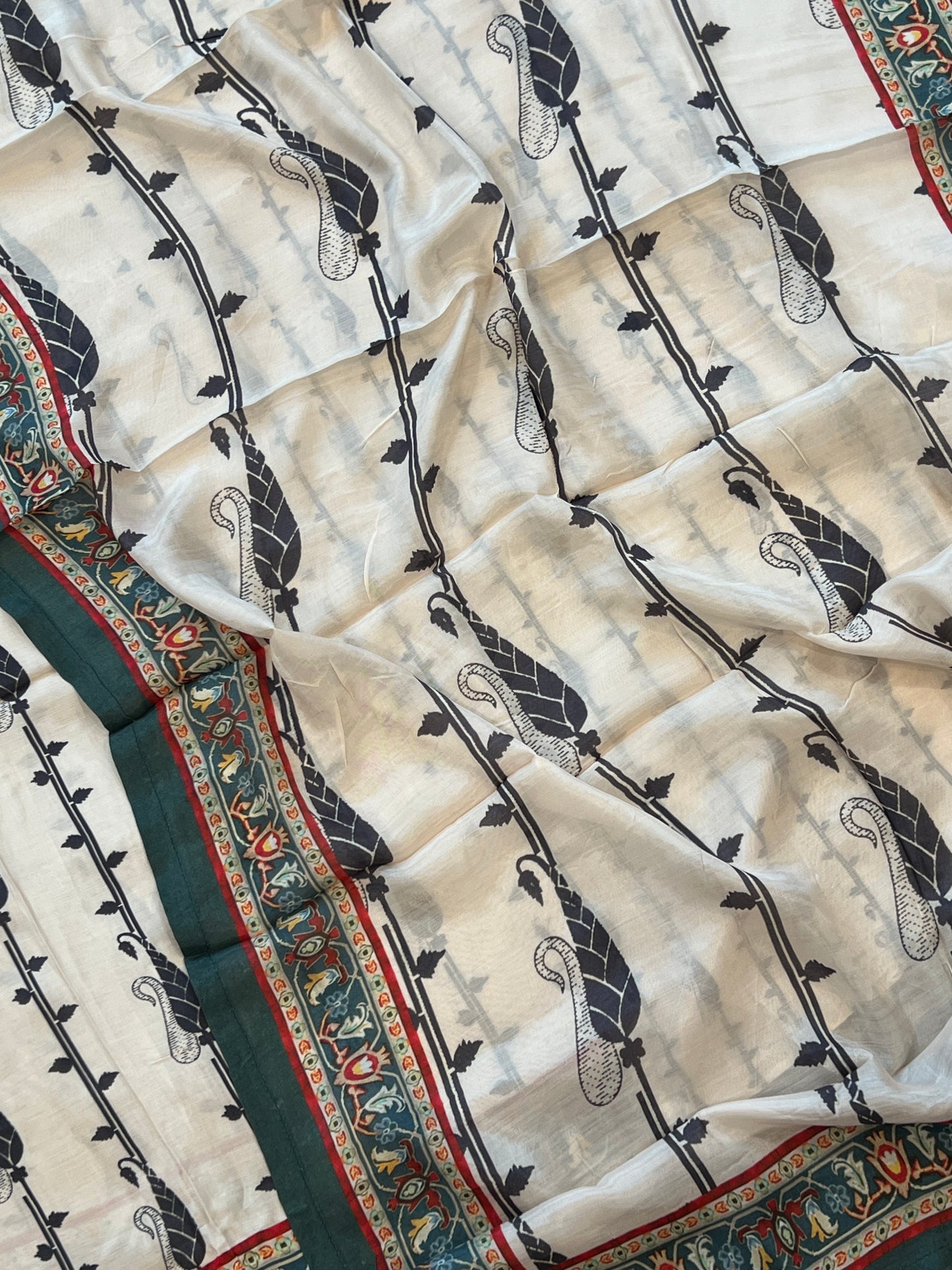 KAIRA MUSLIN HAND WORK EMBROIDERY SUIT 2 Q