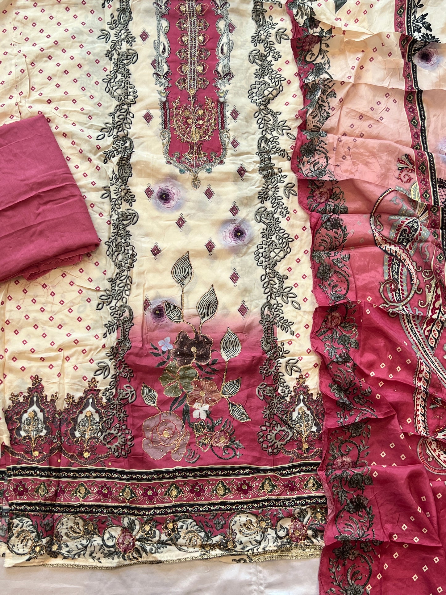 MUSLIN EMBROIDERY SUIT 3822