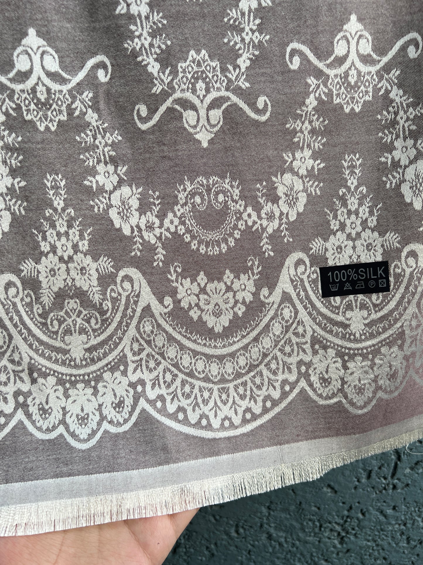 SILK WEAVING WINTER SHAWL Q