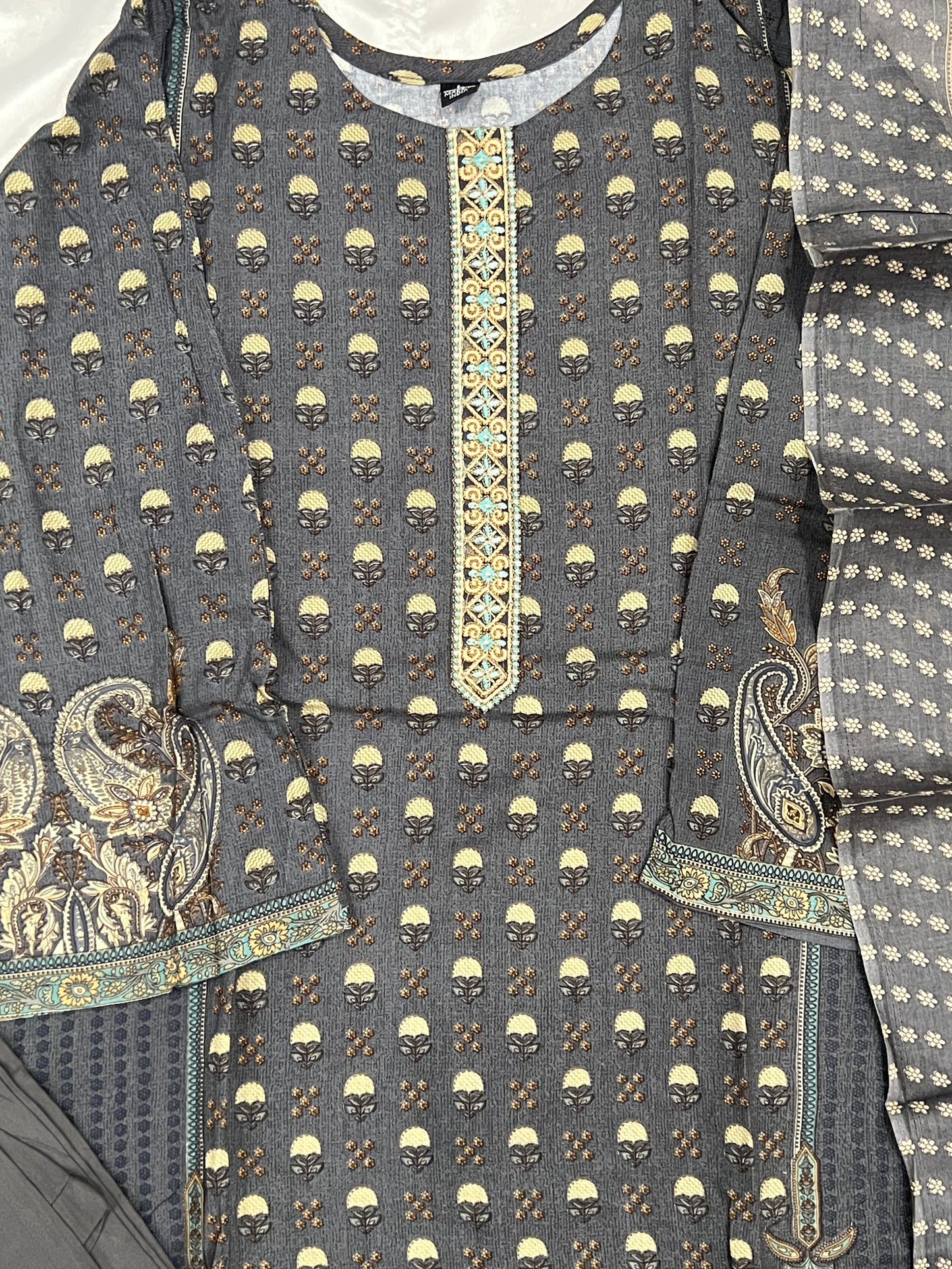 PAISLEY COTTON EMBROIDERY READYMADE SUIT 4 Q