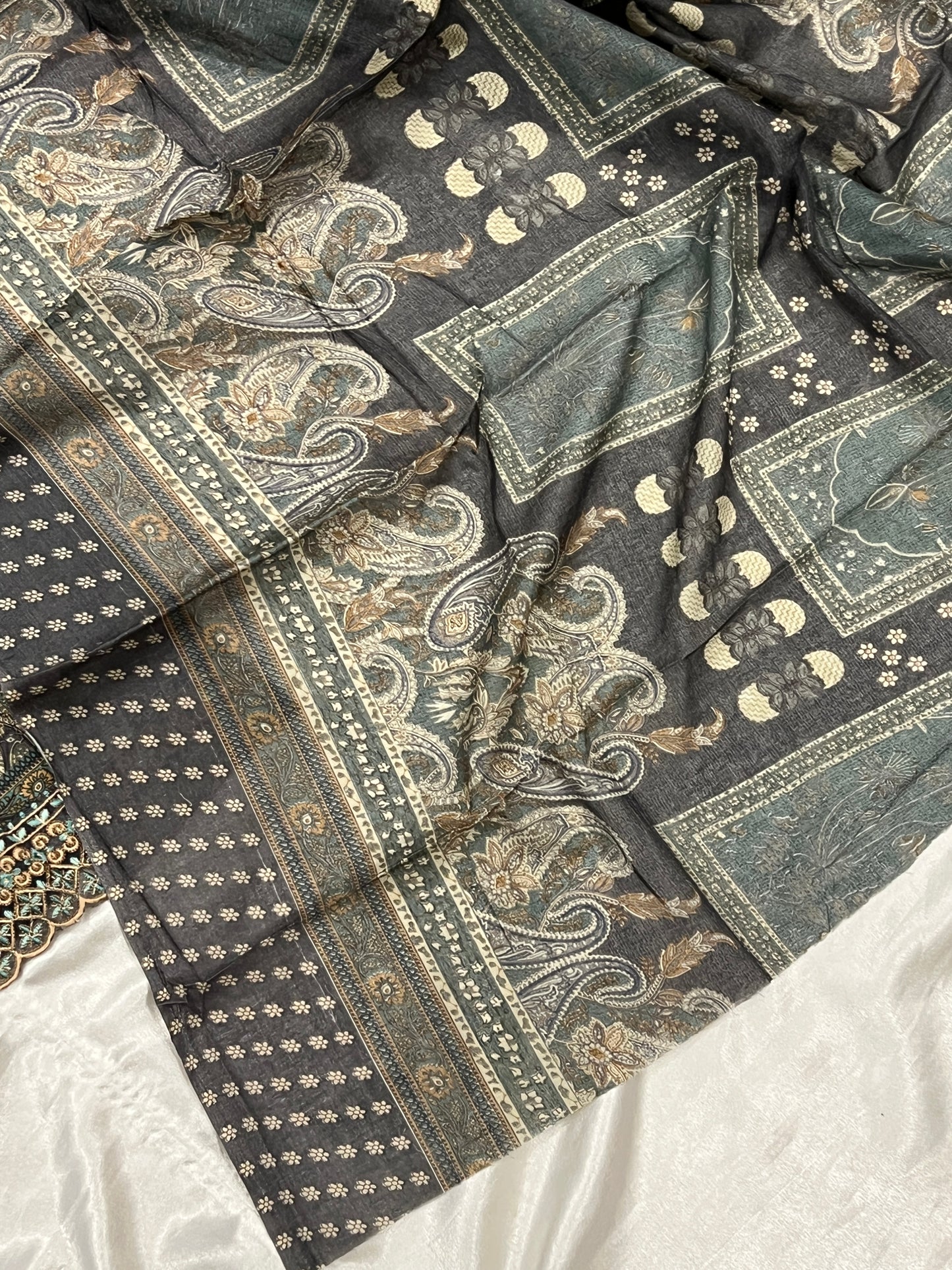 PAISLEY COTTON EMBROIDERY READYMADE SUIT 4 Q