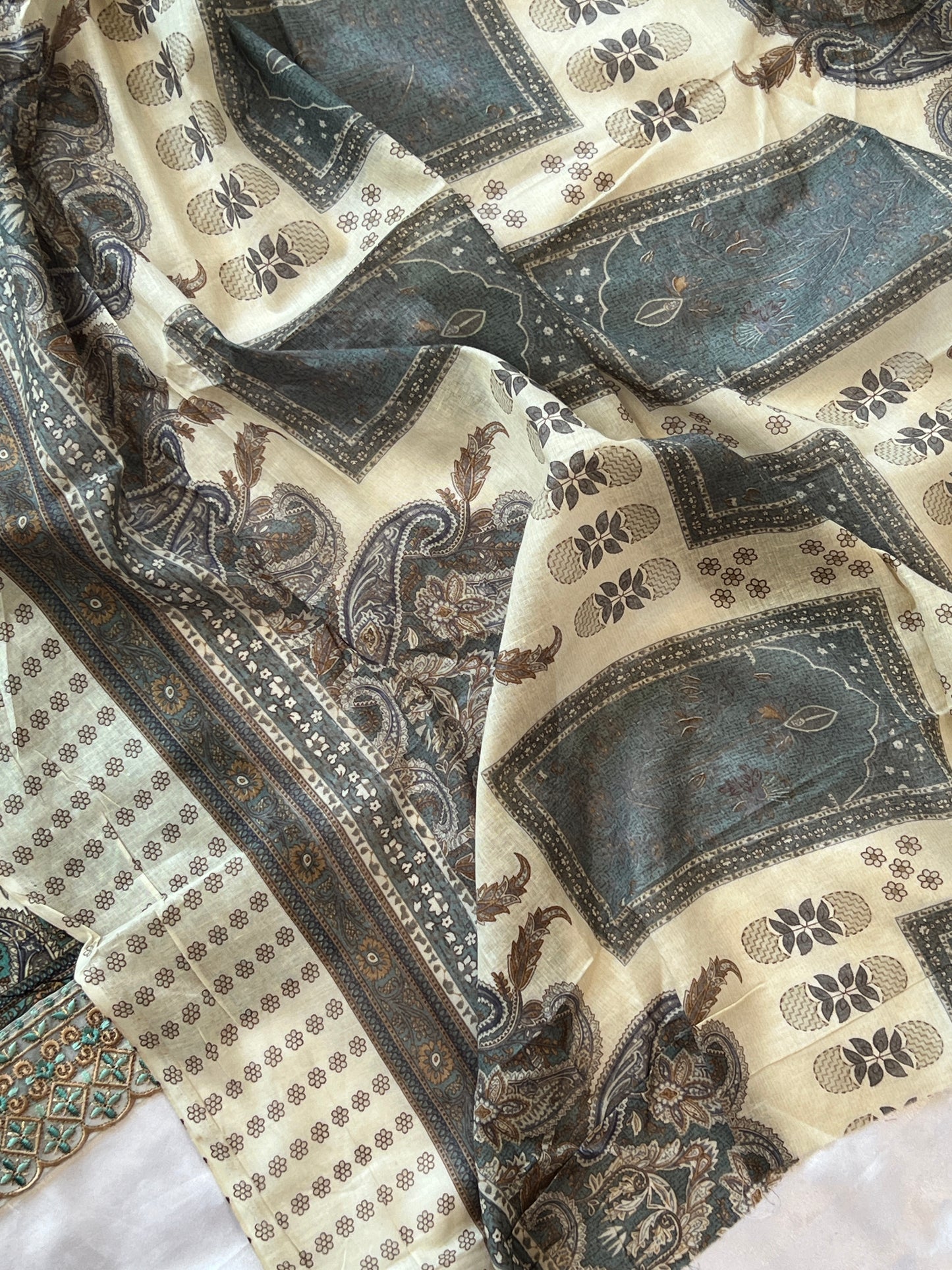 PAISLEY COTTON EMBROIDERY READYMADE SUIT 1 Q