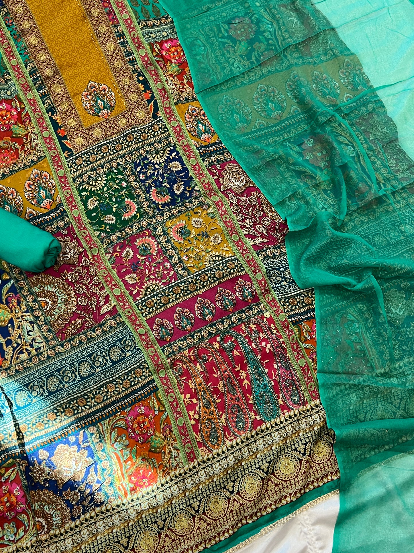 GREEN MULTI COLOUR CHINNON SILK EMBROIDERY SUIT 1507