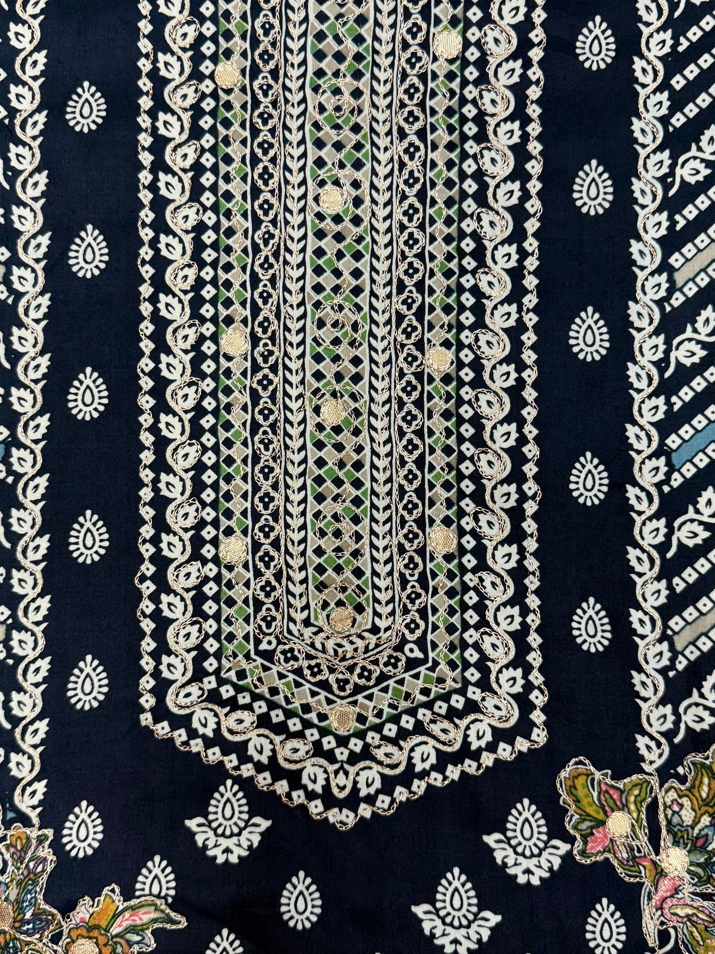 ZEENAT COTTON EMBROIDERY SUIT Q