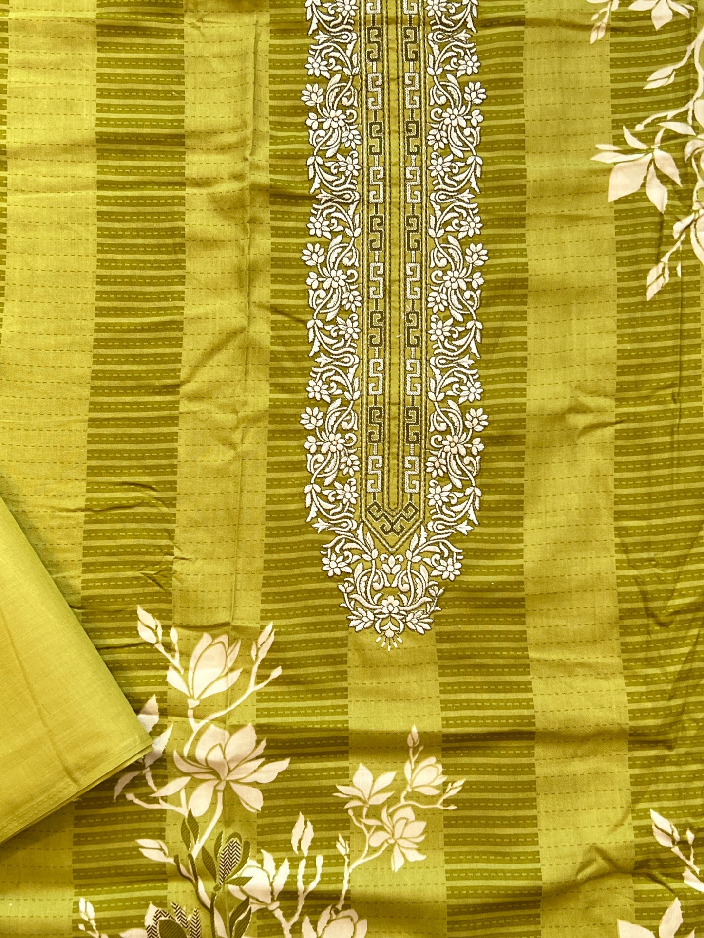 GREEN AVATARA COTTON EMBROIDERY SUIT