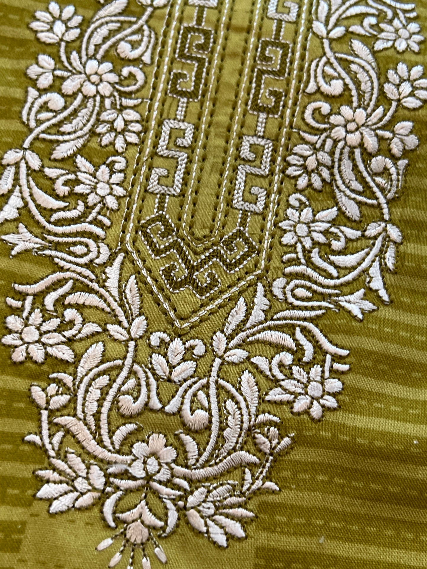 GREEN AVATARA COTTON EMBROIDERY SUIT