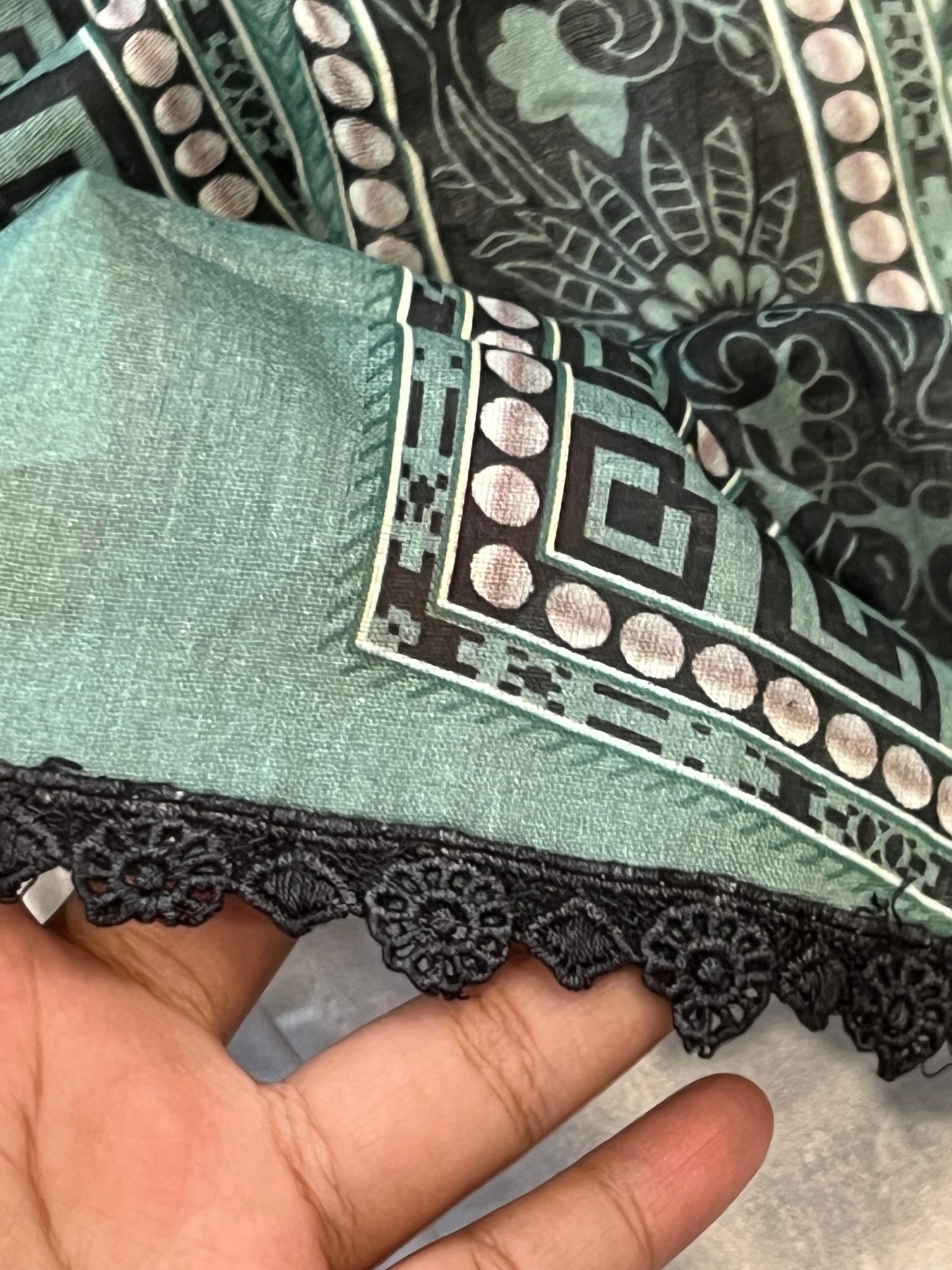 CS LAWN COTTON EMBROIDERY SUIT 1