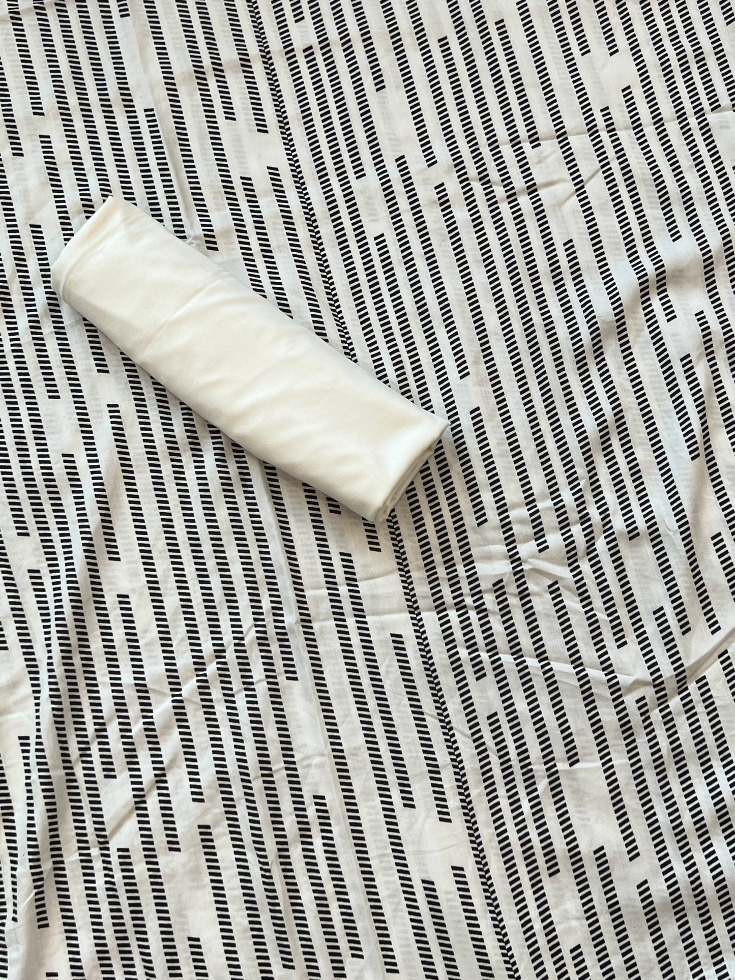 OFF WHITE MAHAM SOFT COTTON EMBROIDER SUIT