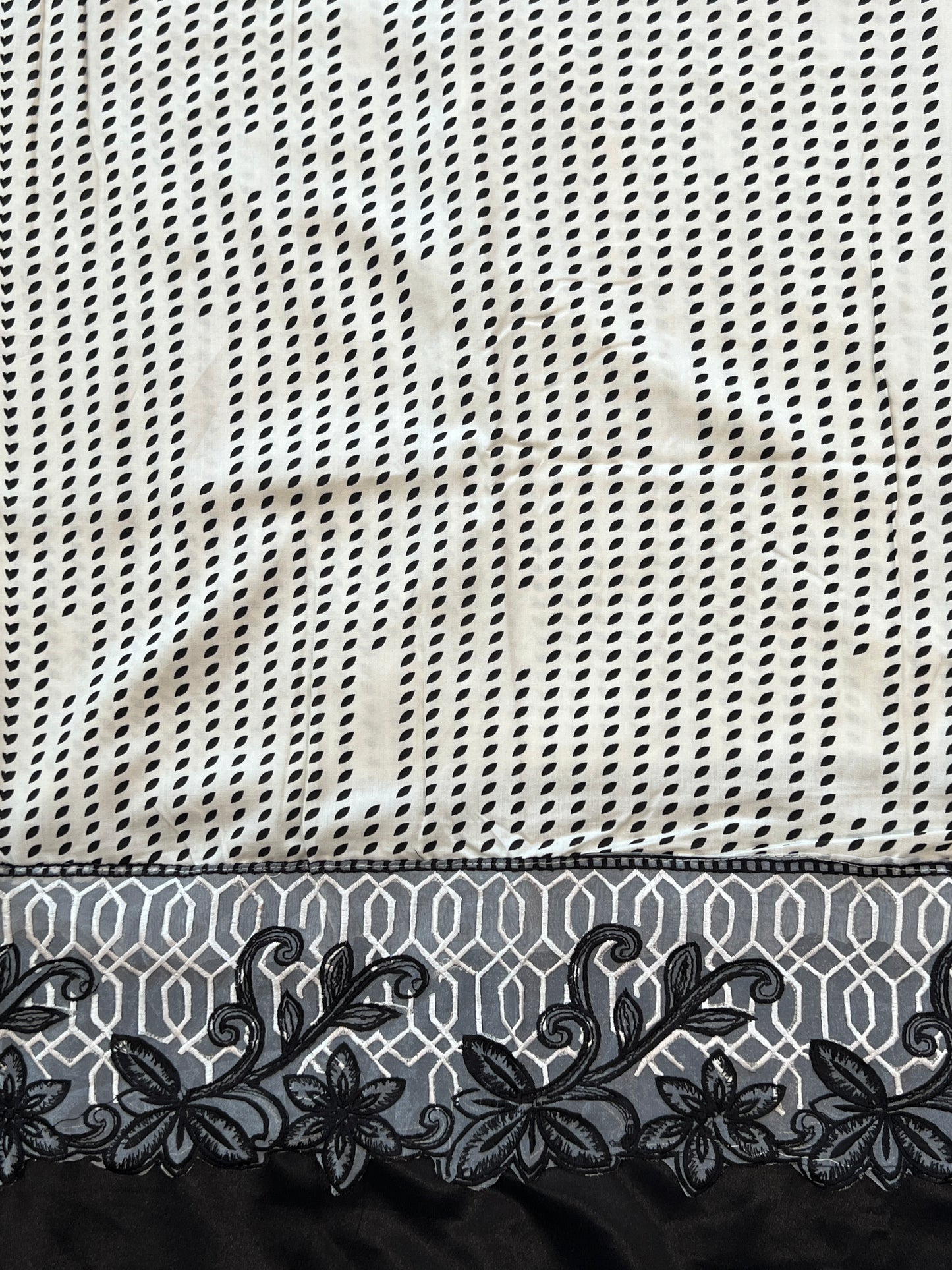 OFF WHITE MAHAM SOFT COTTON EMBROIDER SUIT