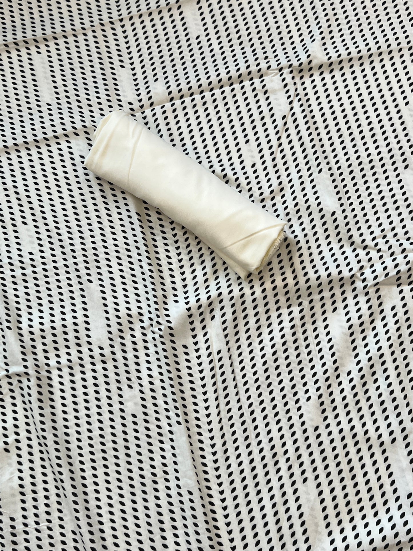 OFF WHITE MAHAM SOFT COTTON EMBROIDER SUIT