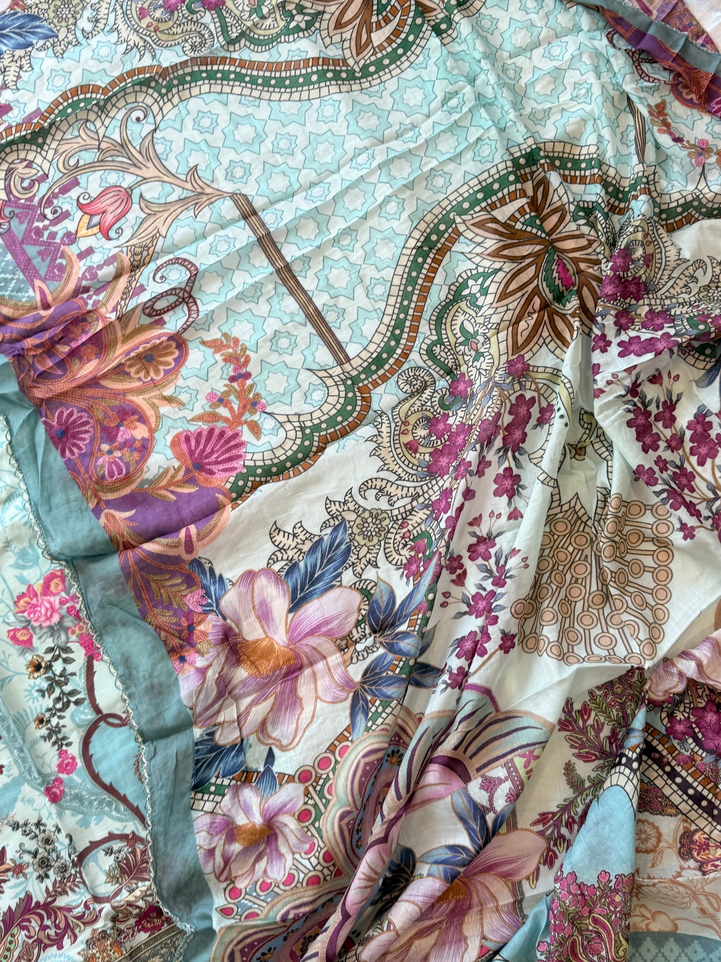 SAFIRAN LAWN READYMADE SUIT 2 Q