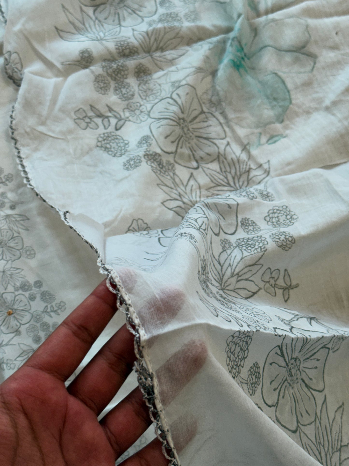 SAFIRAN LAWN READYMADE SUIT 5 Q