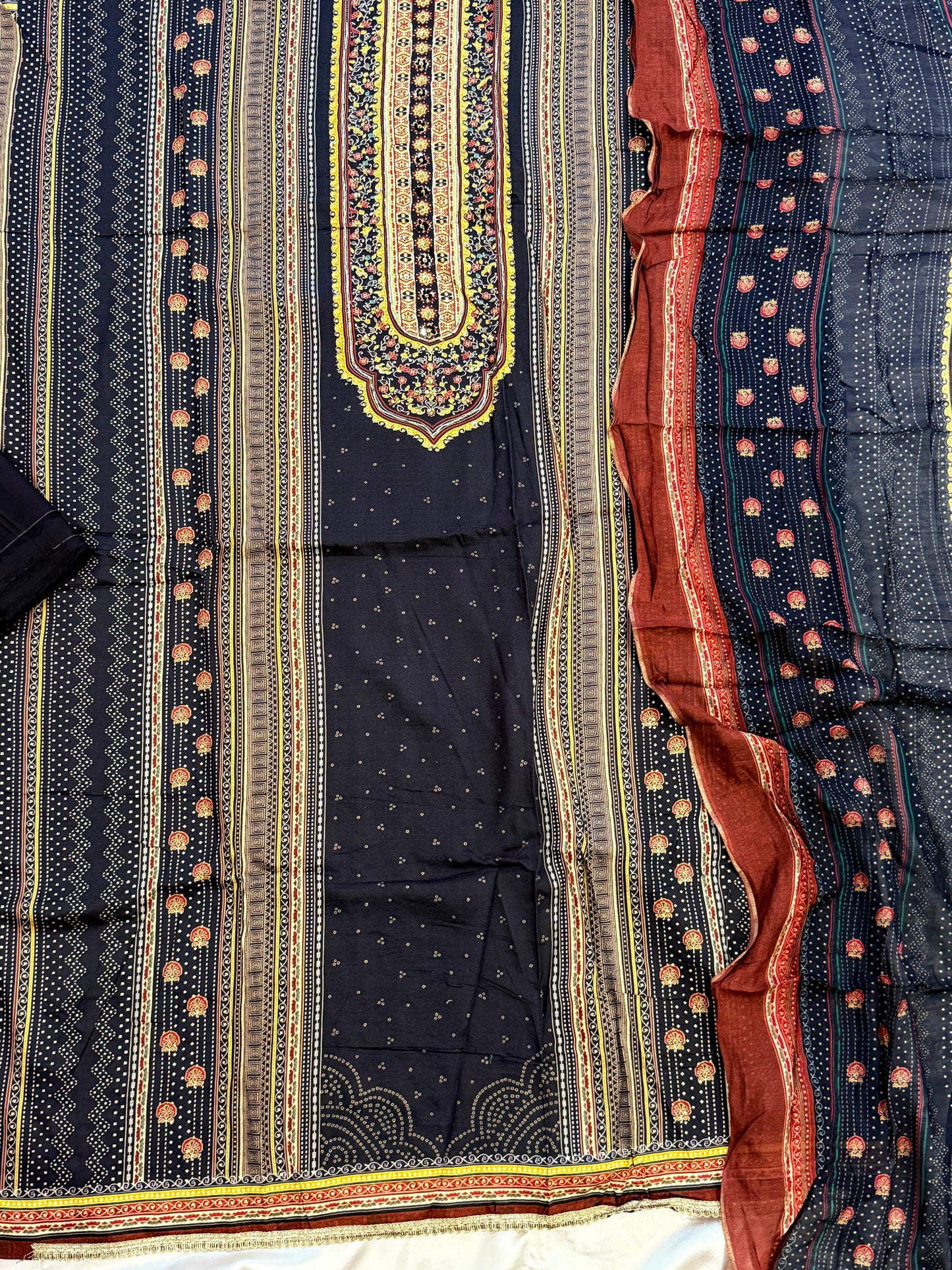 MAAYA LAWN EMBROIDERY SUIT 2 Q