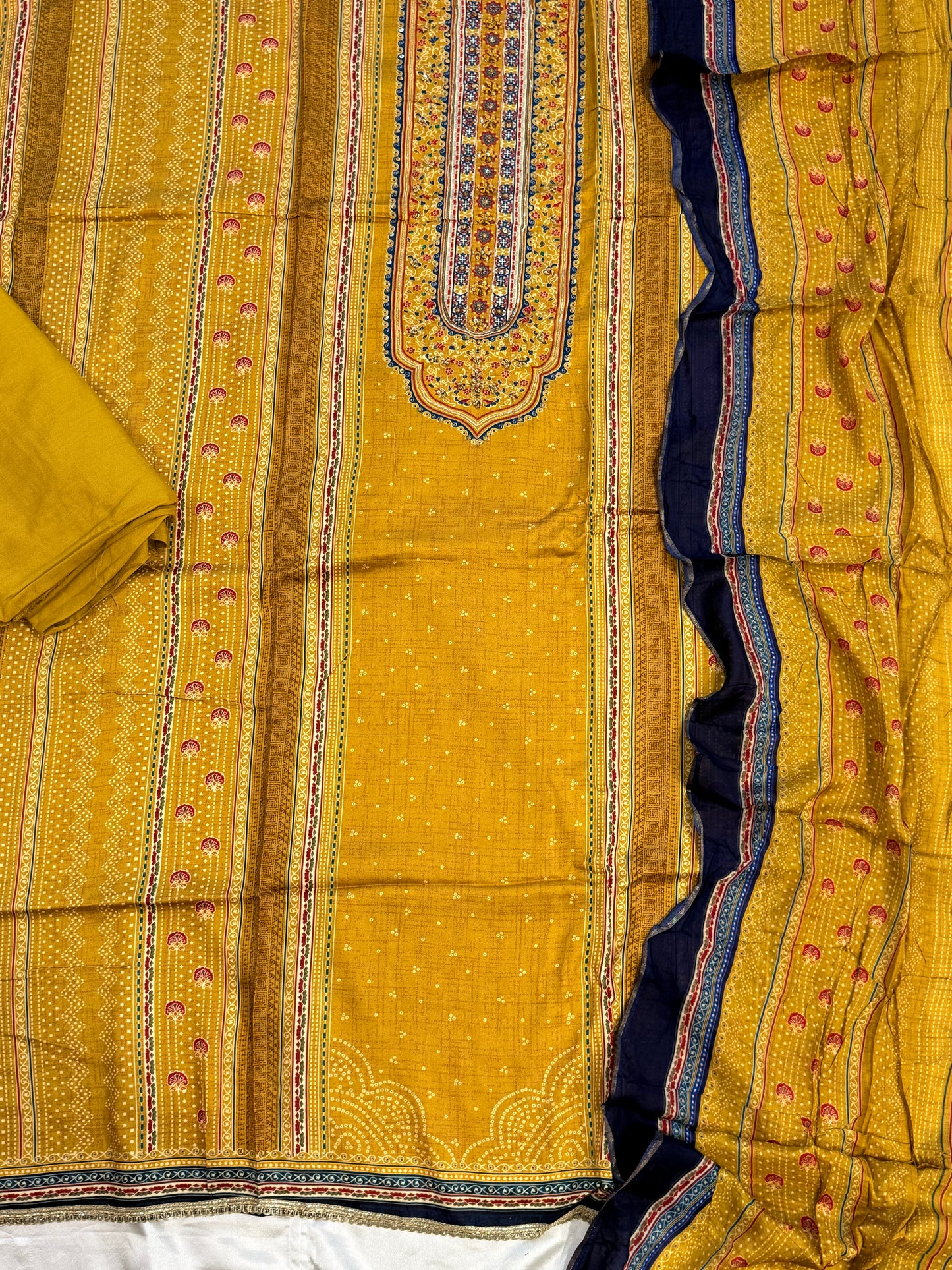 MAAYA LAWN EMBROIDERY SUIT 3 Q