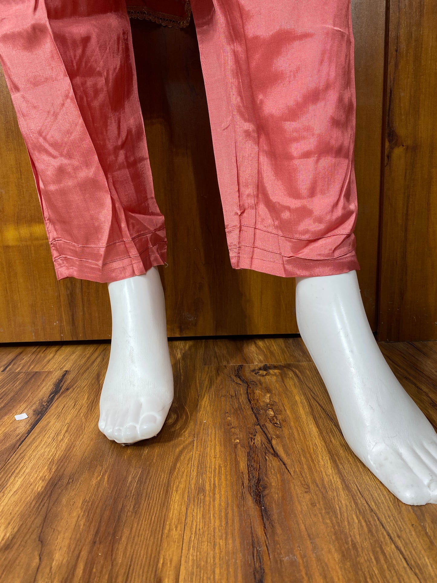 RAHI MUSLIN READYMADE SUIT Q