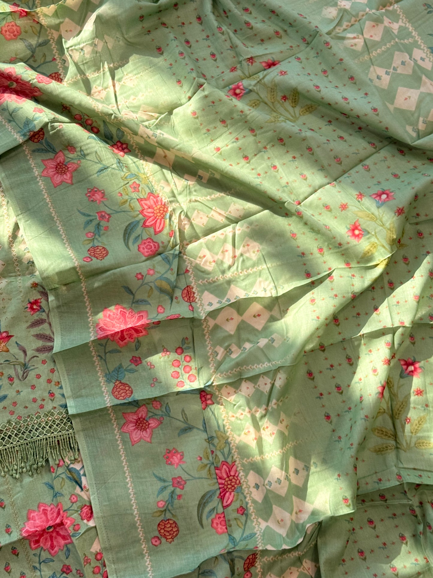 SAHIRA LAWN READYMADE SUIT 4 Q