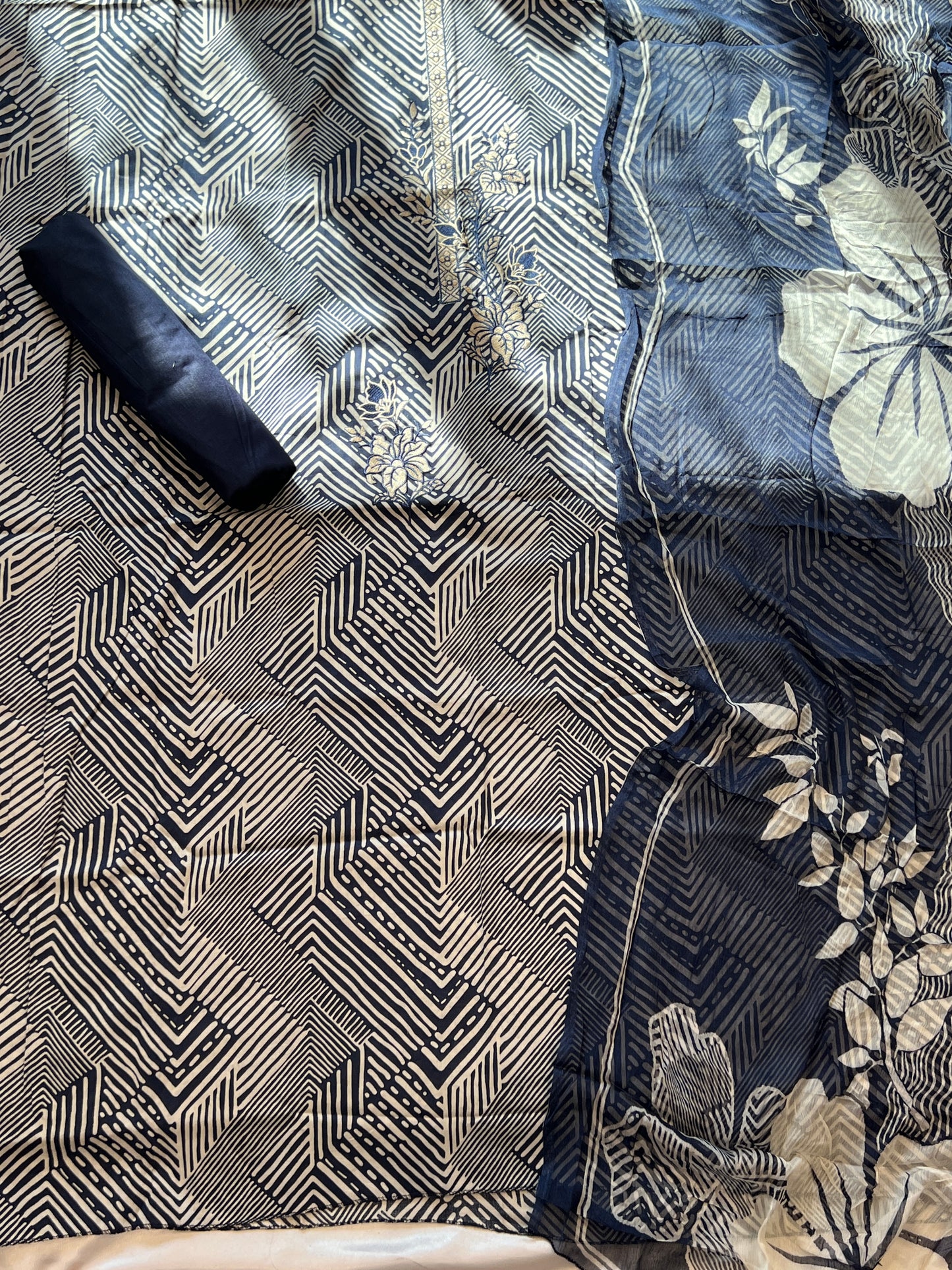 BLUE MA PURE COTTON EMBROIDERY SUIT