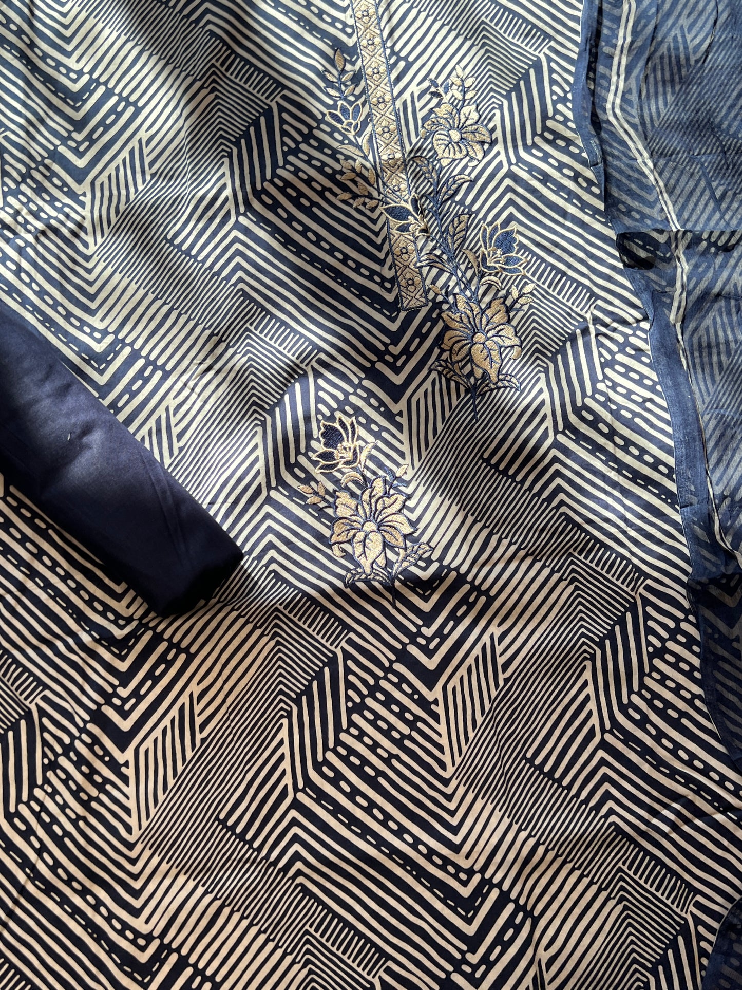 BLUE MA PURE COTTON EMBROIDERY SUIT