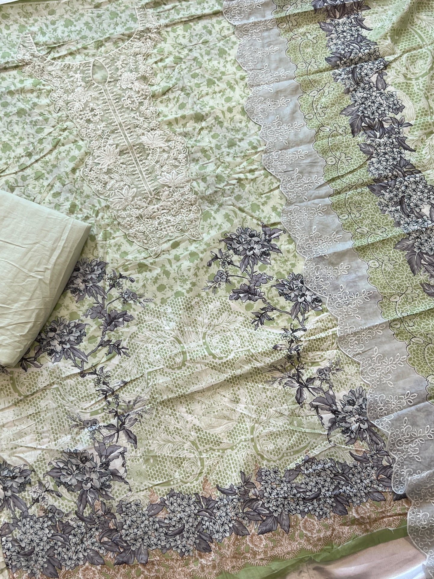 HAALA LAWN EMBROIDERY PATCH SUIT 6