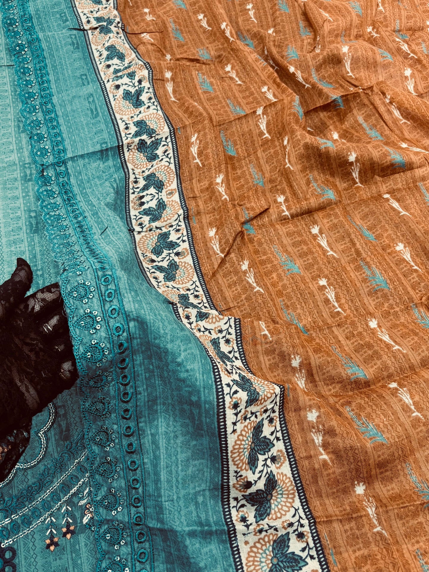 BINSAEED LAWN EMBROIDERY SUIT 5 Q