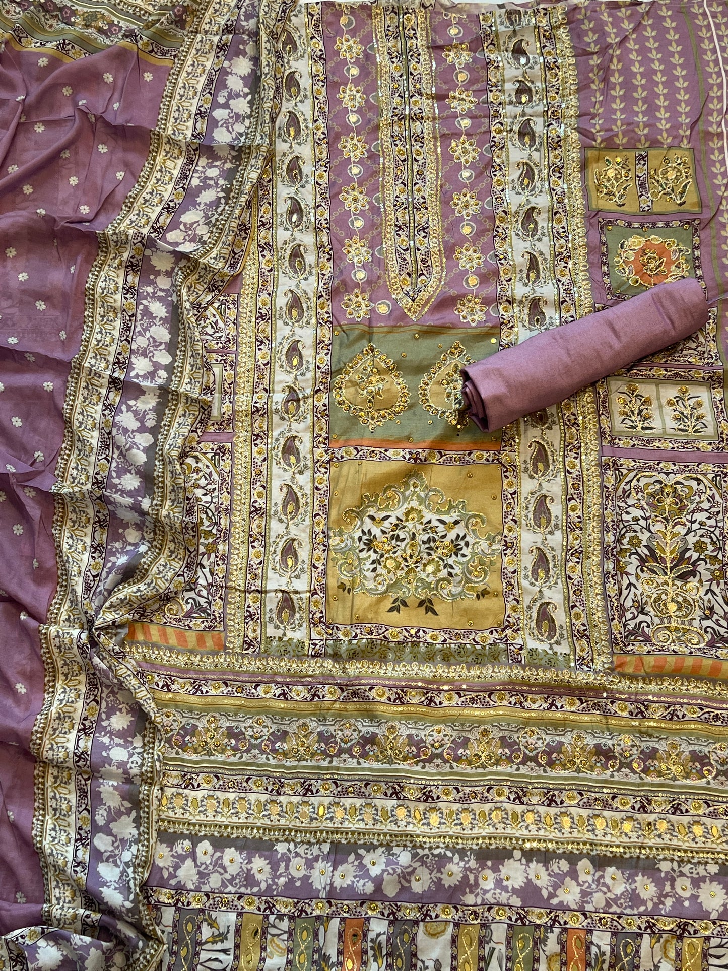 PURE MUSLIN EMBROIDERY SUIT 111
