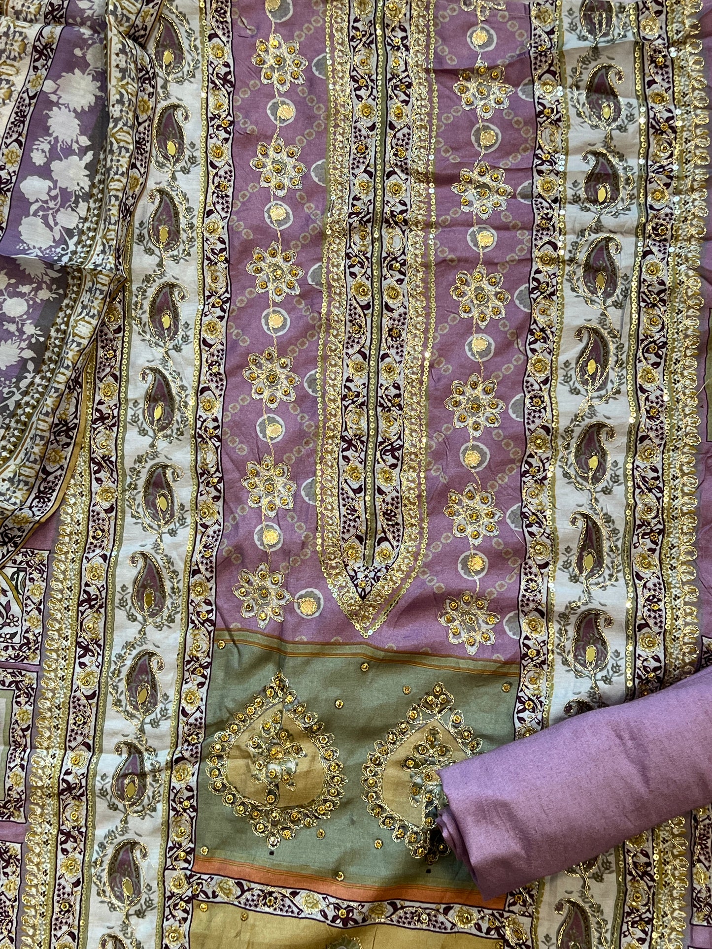 PURE MUSLIN EMBROIDERY SUIT 111