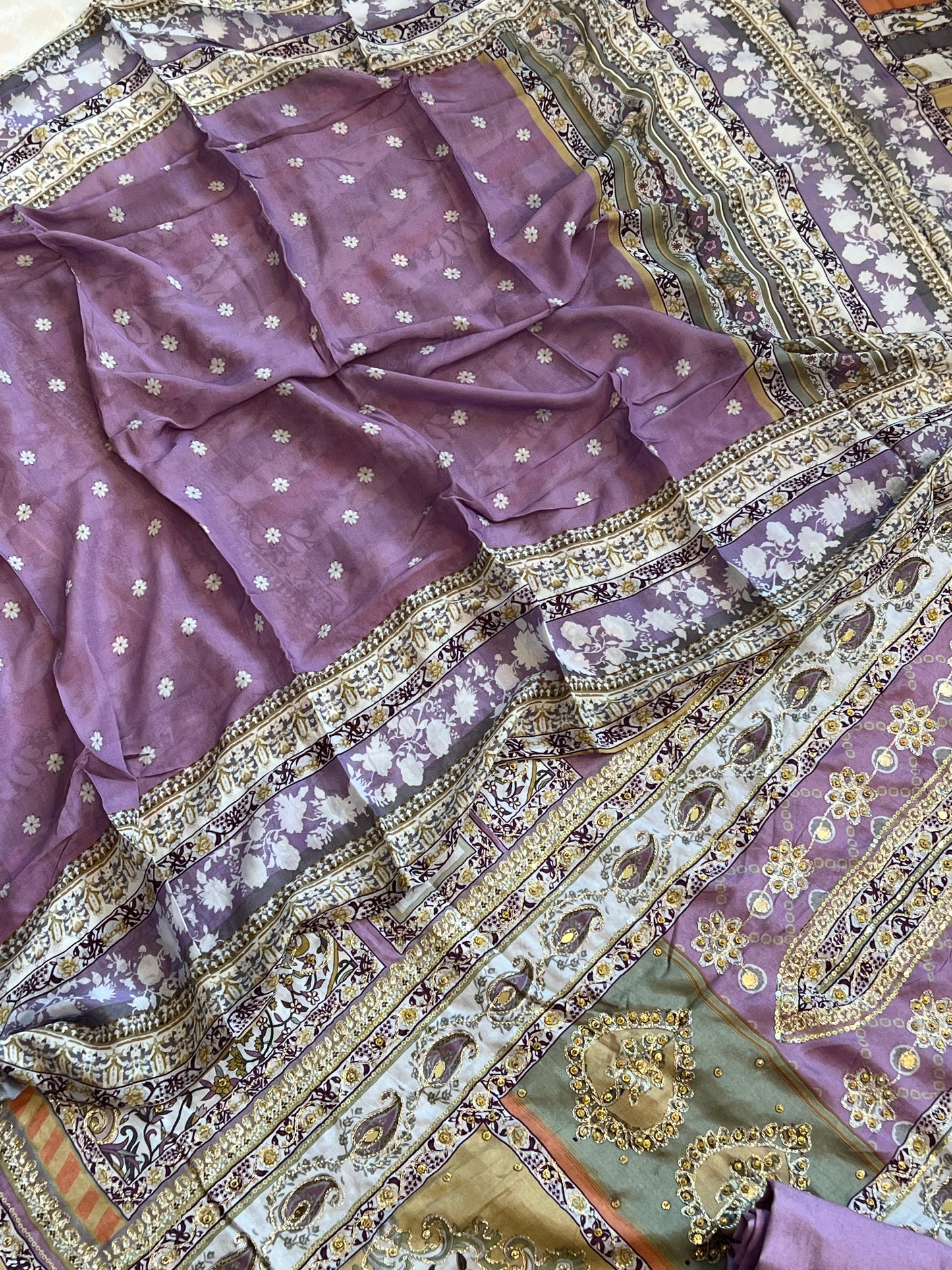 PURE MUSLIN EMBROIDERY SUIT 111