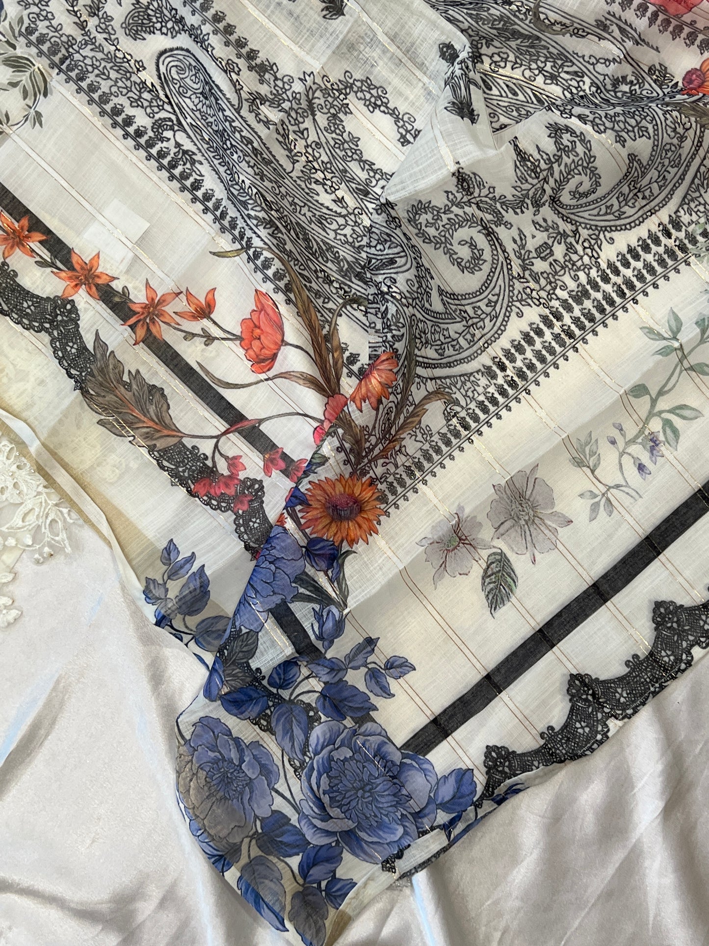 OFF WHITE HANIA LAWN COTTON EMBROIDERY SUIT 2003