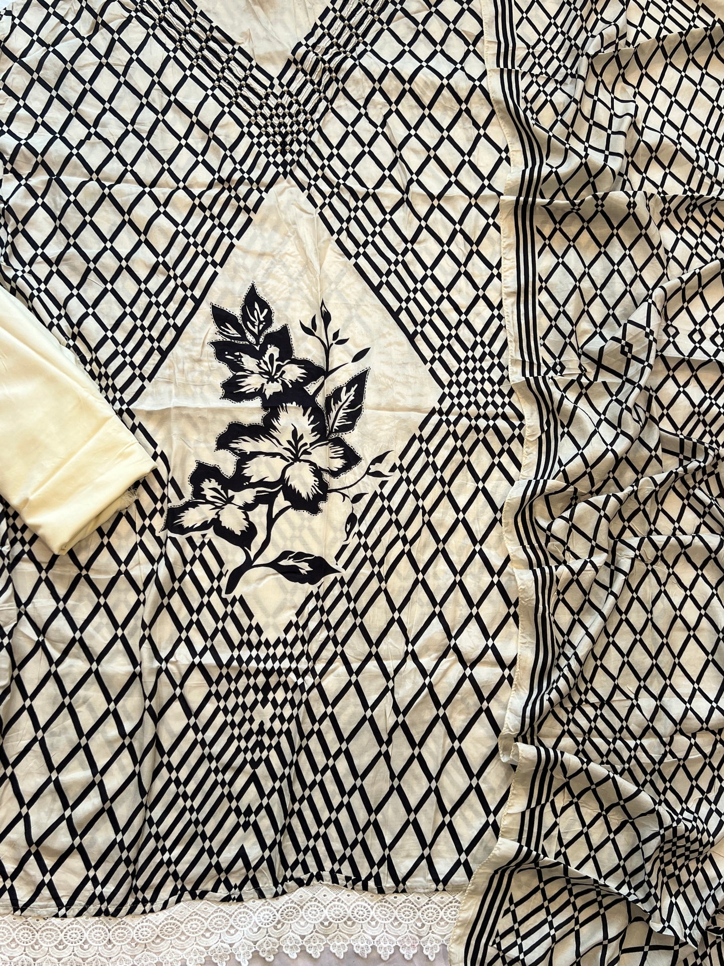 OFFWHITE MUSLIN HAND WORK SUIT 279