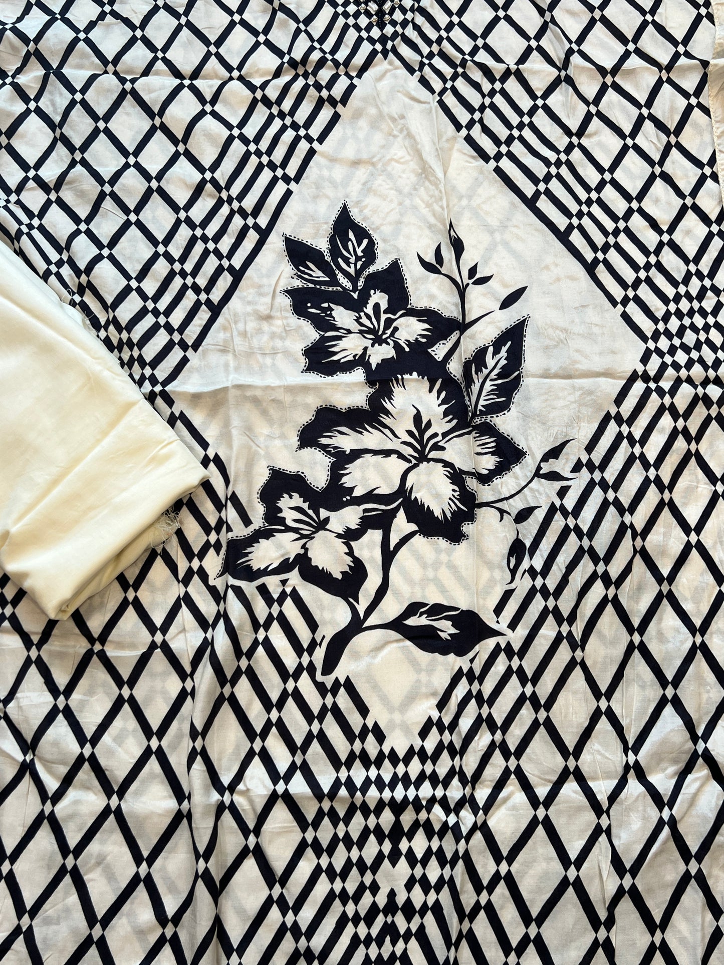 OFFWHITE MUSLIN HAND WORK SUIT 279
