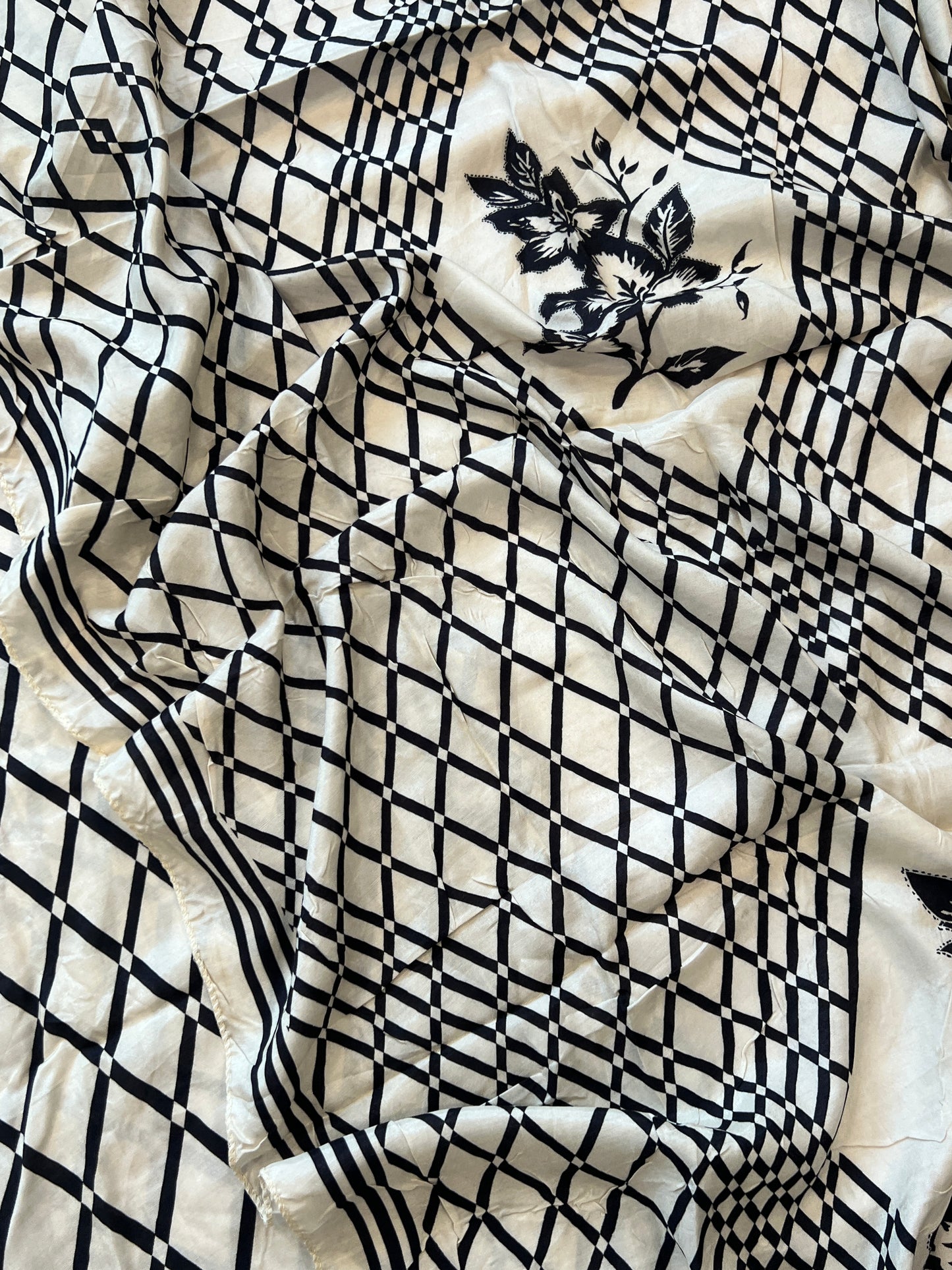 OFFWHITE MUSLIN HAND WORK SUIT 279