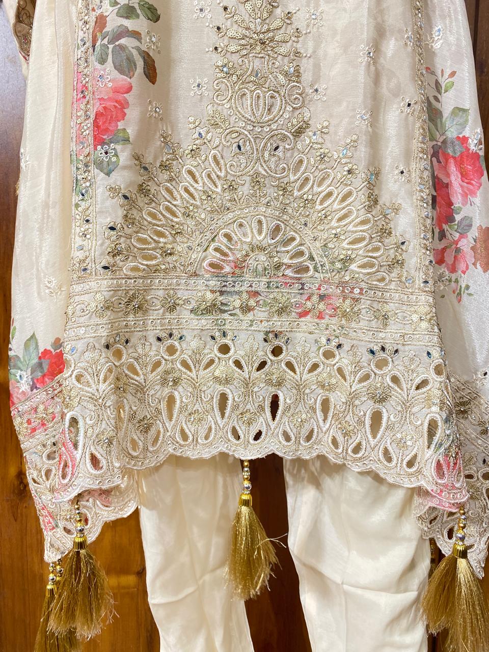 ZARQASH OFF WHITE READYMADE KAFTAN Q