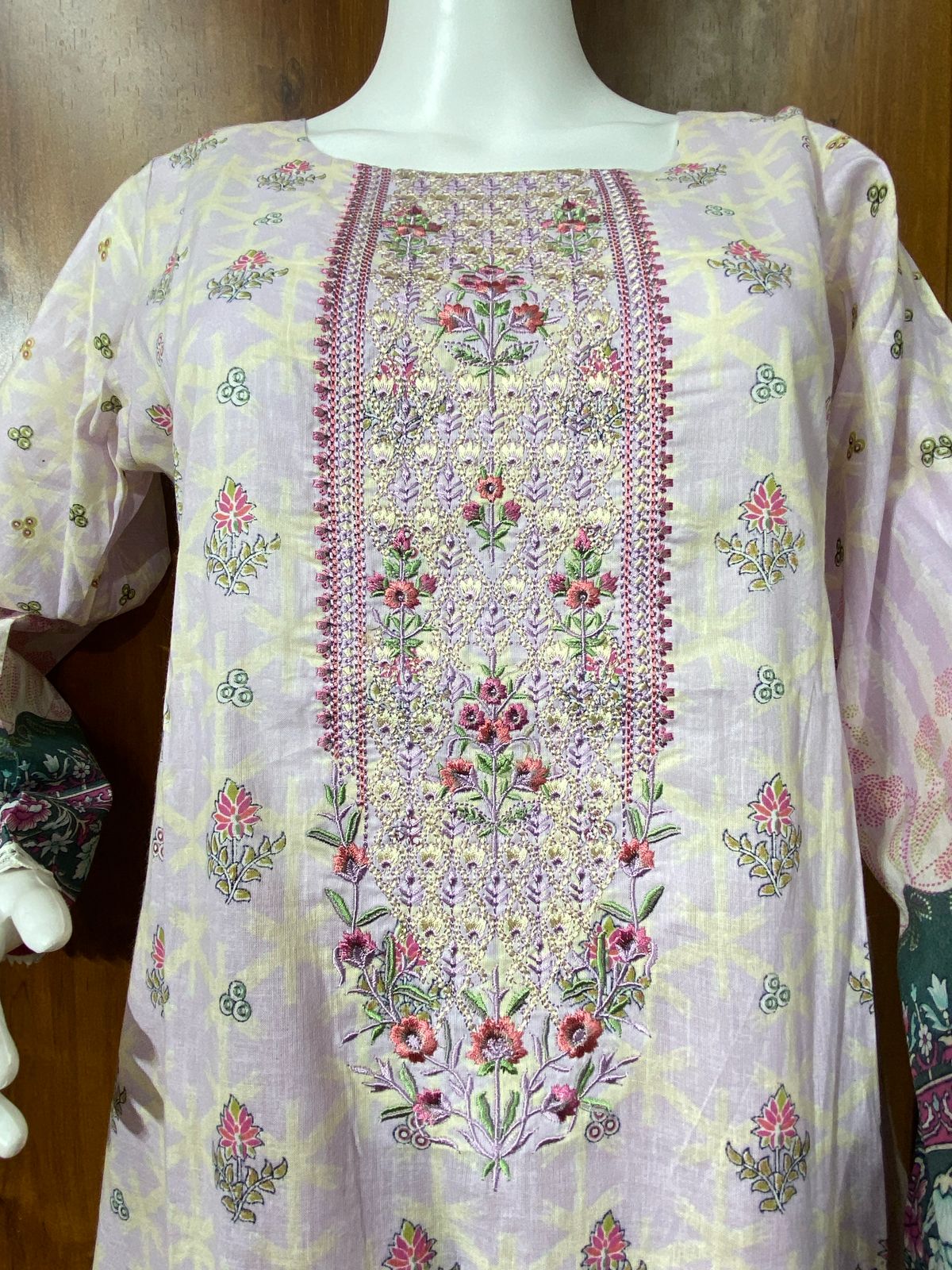 ADAAB LAWN READY MADE SUIT