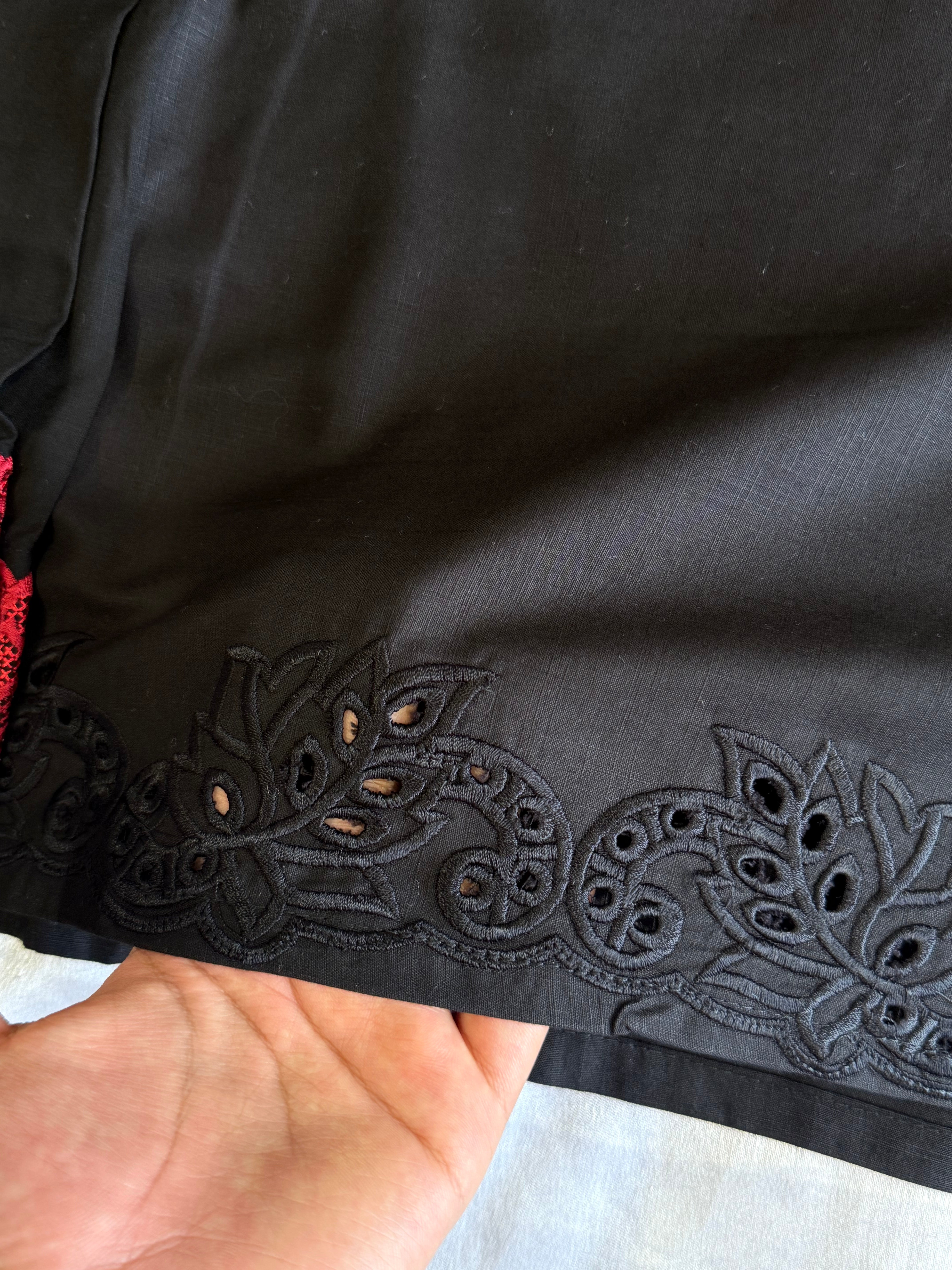 BLACK LAWN FLOWER FARSHI SUIT