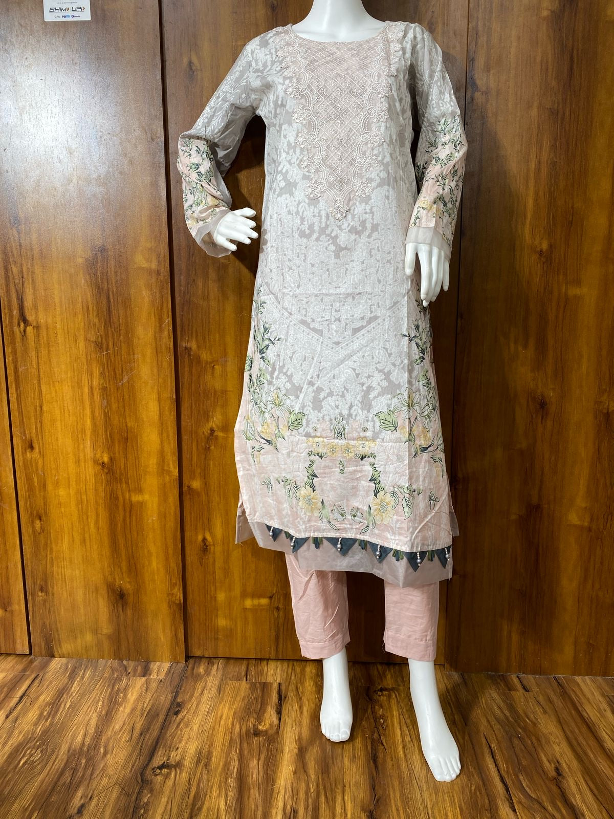 NEEDLE LAWN EMBROIDERY SUIT 3