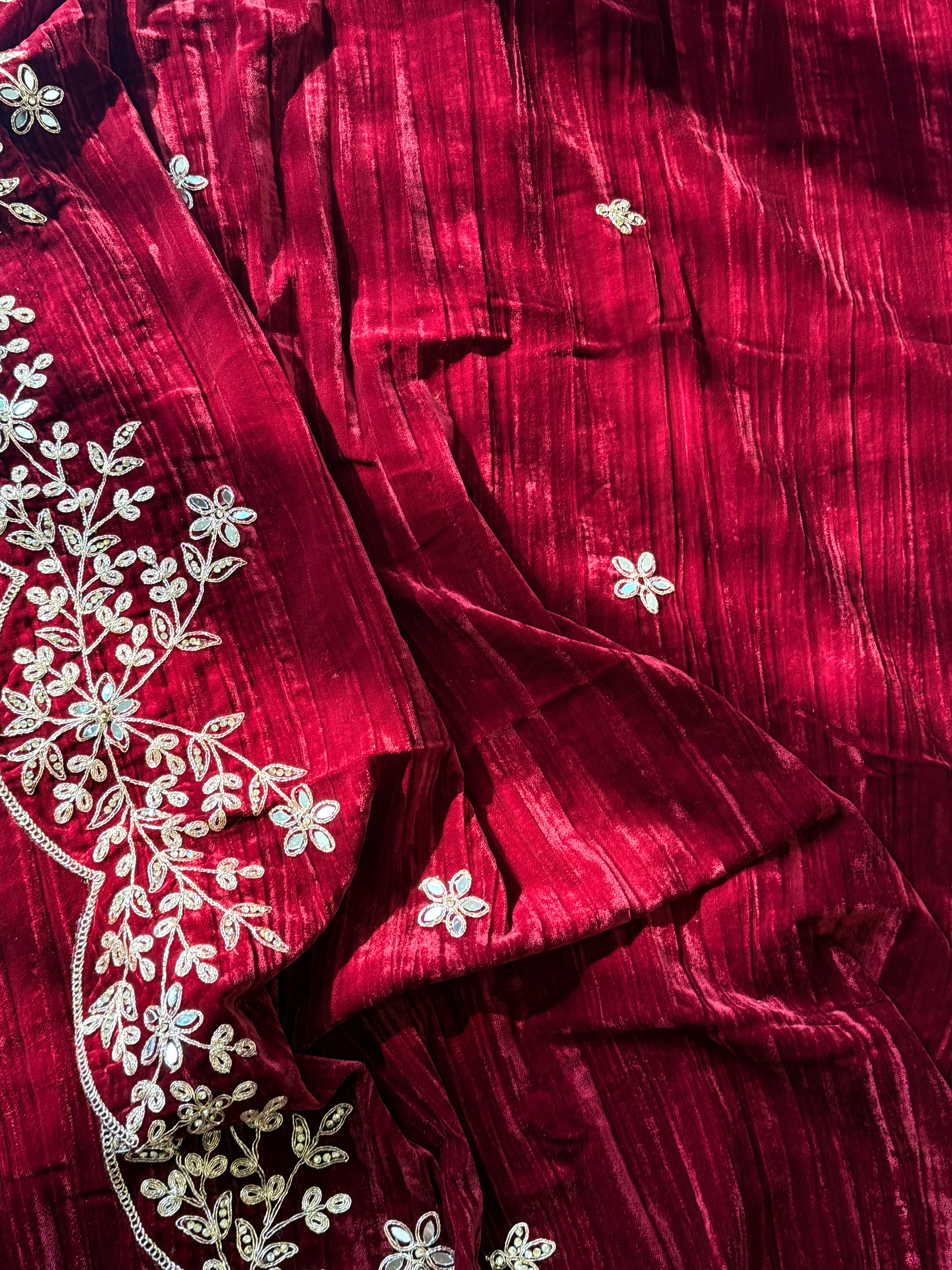 SAHER CRUSH VELVET EMBROIDERY SUIT 3 Q