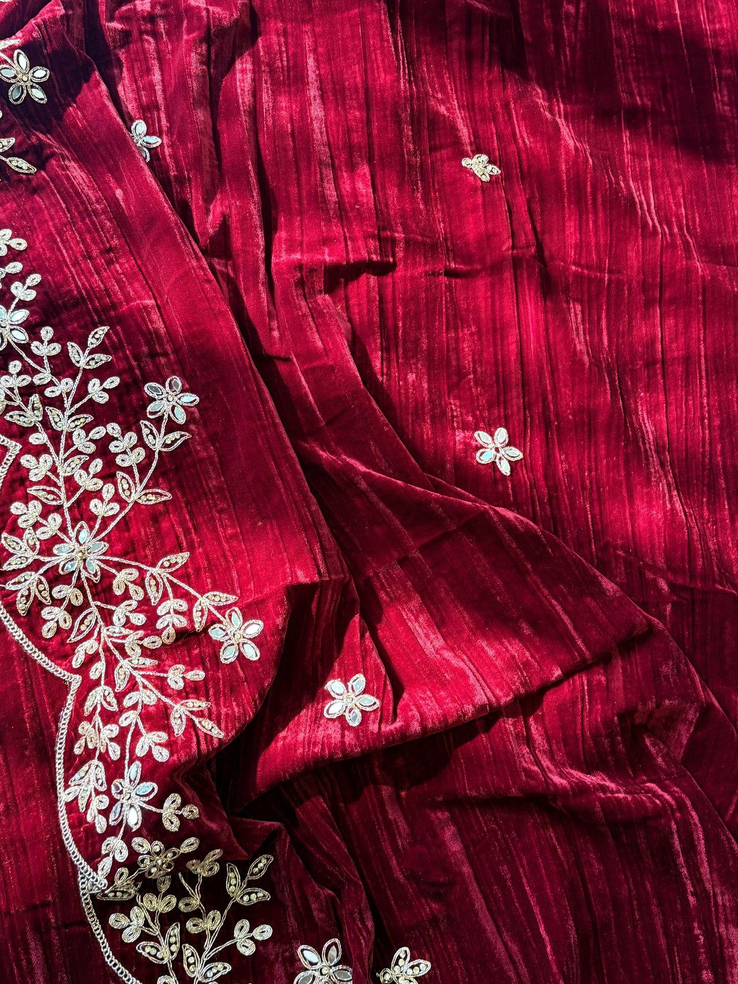 SAHER CRUSH VELVET EMBROIDERY SUIT 3 Q