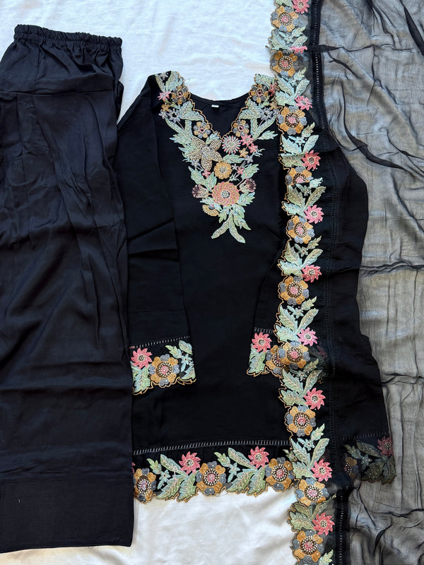 AFREEN FARSHI HANDWORK SUIT 2