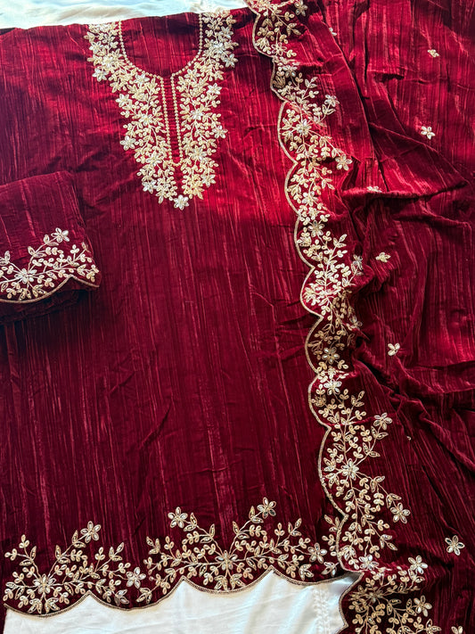 SAHER CRUSH VELVET EMBROIDERY SUIT 3 Q
