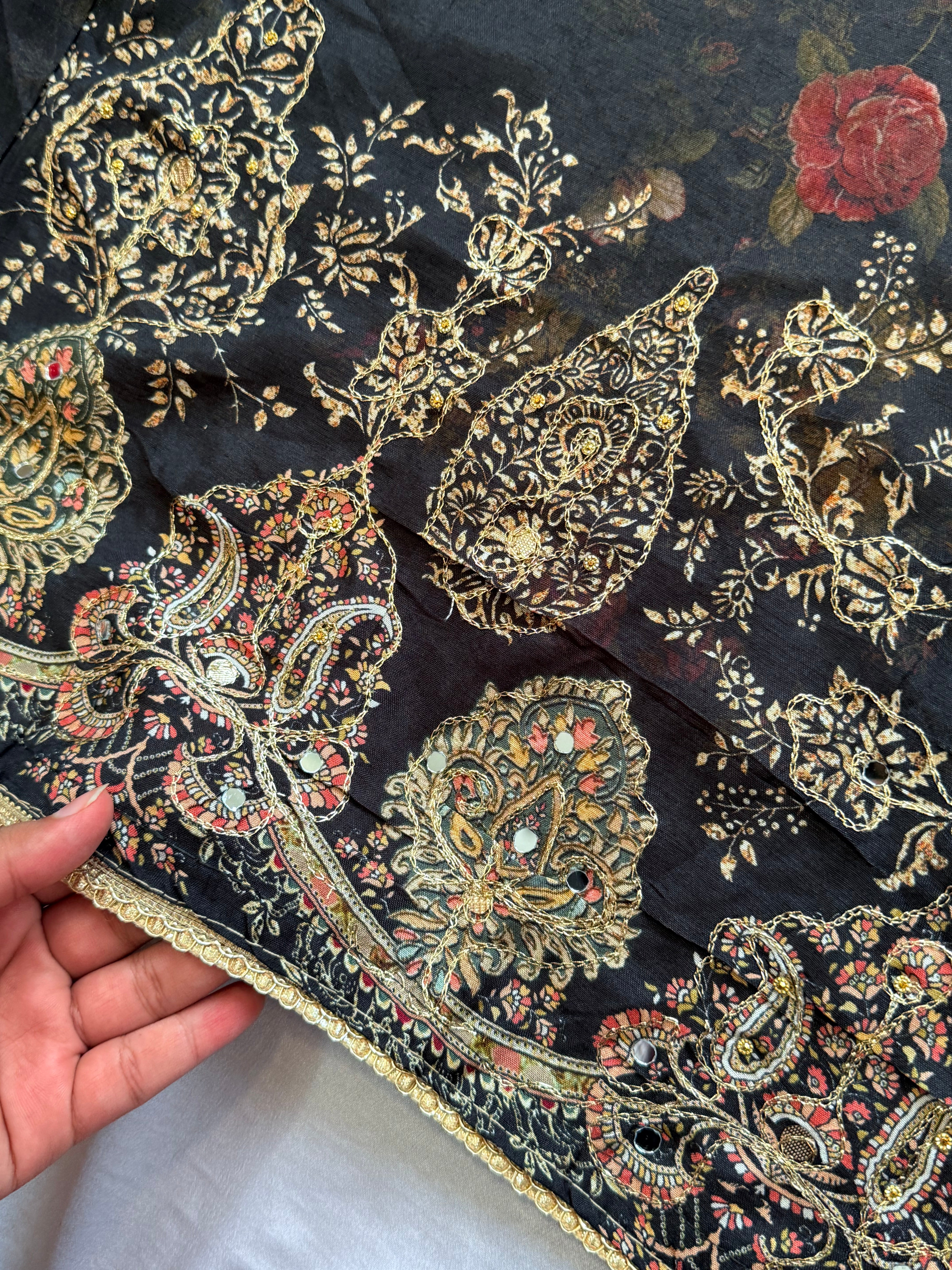 MUSLIN HAND EMBROIDERY SUIT