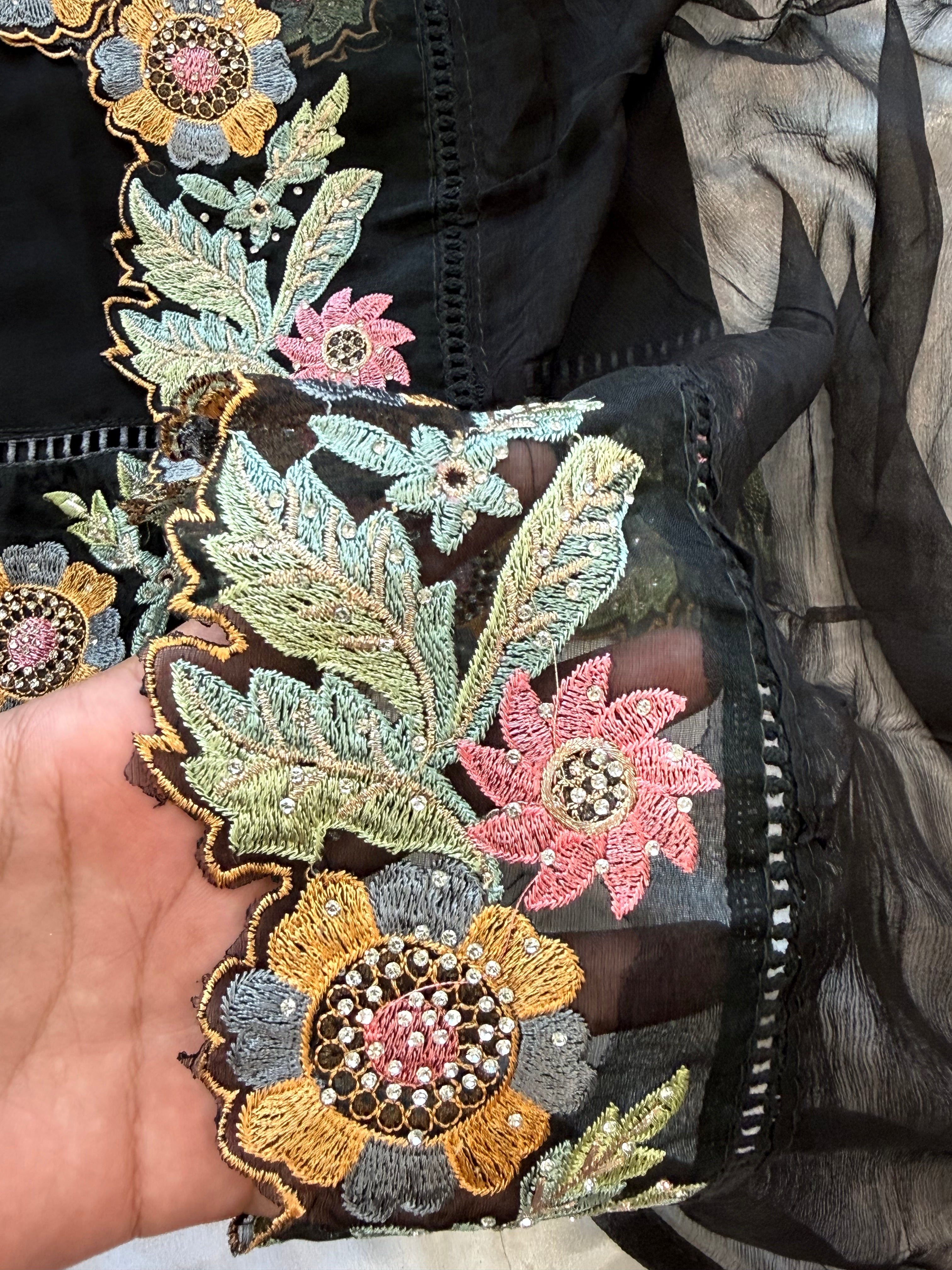 AFREEN FARSHI HANDWORK SUIT 2