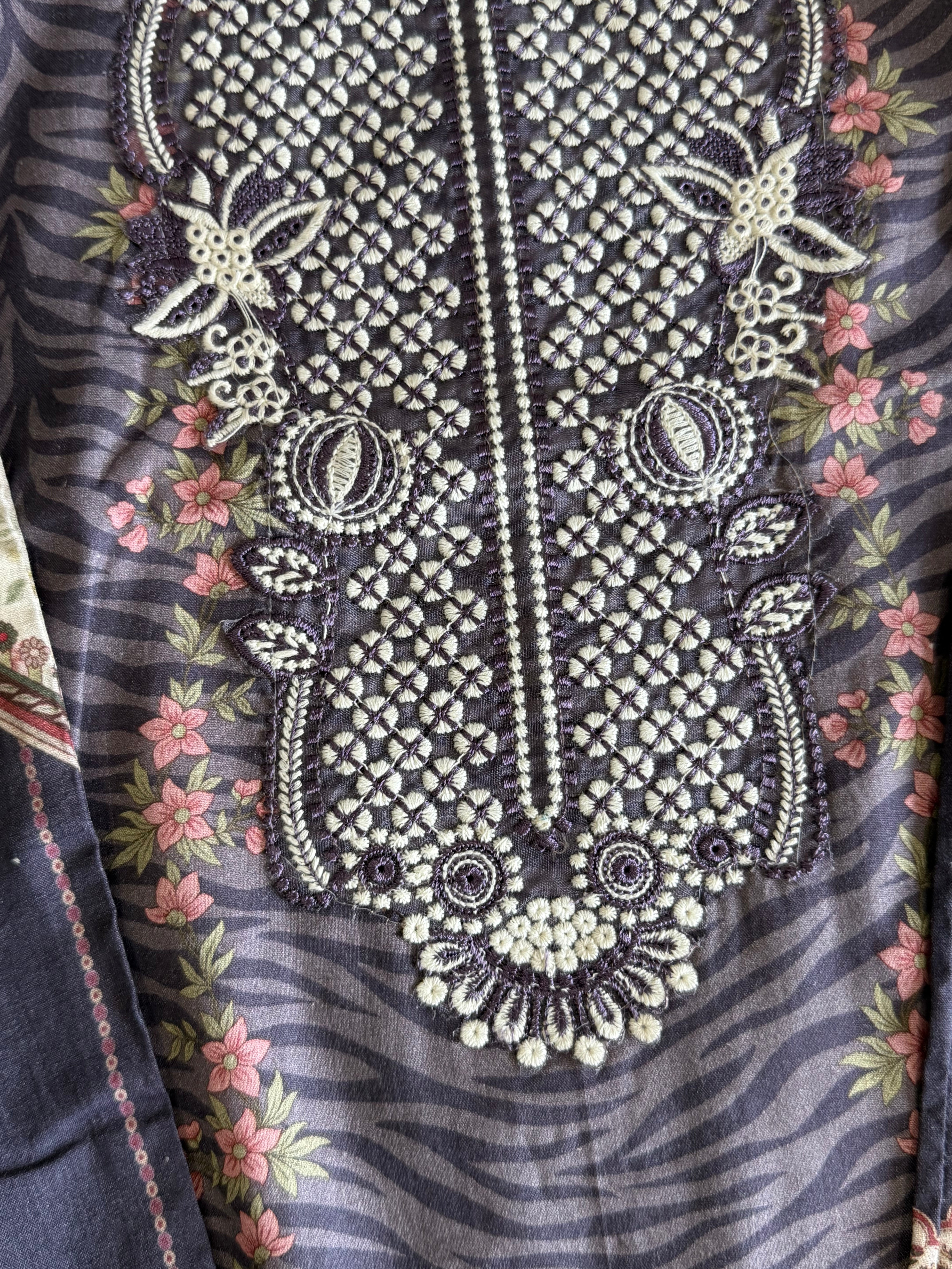 KHYBER LAWN READYMADE EMBROIDERED SUIT 4
