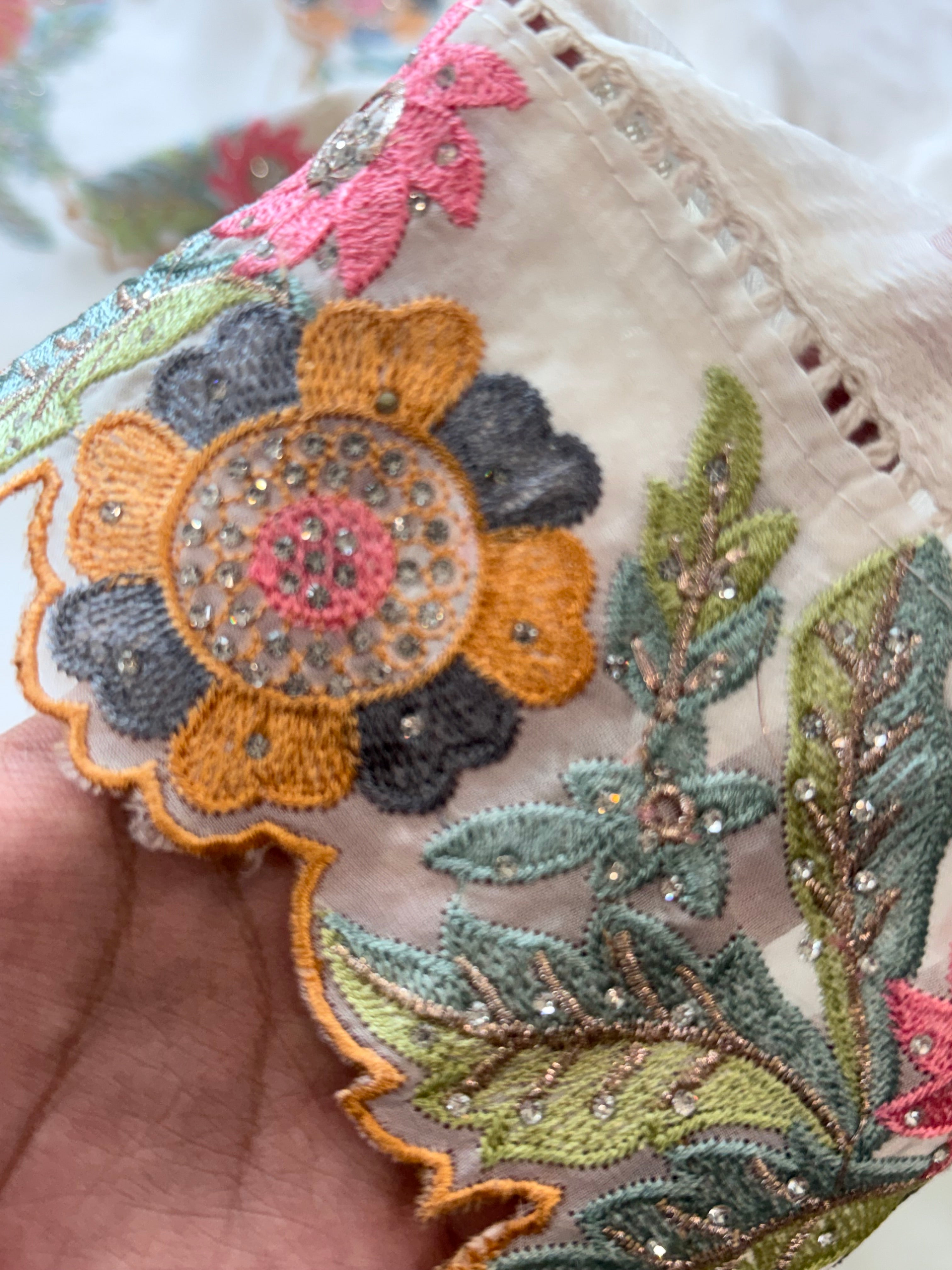 AFREEN FARSHI HANDWORK SUIT