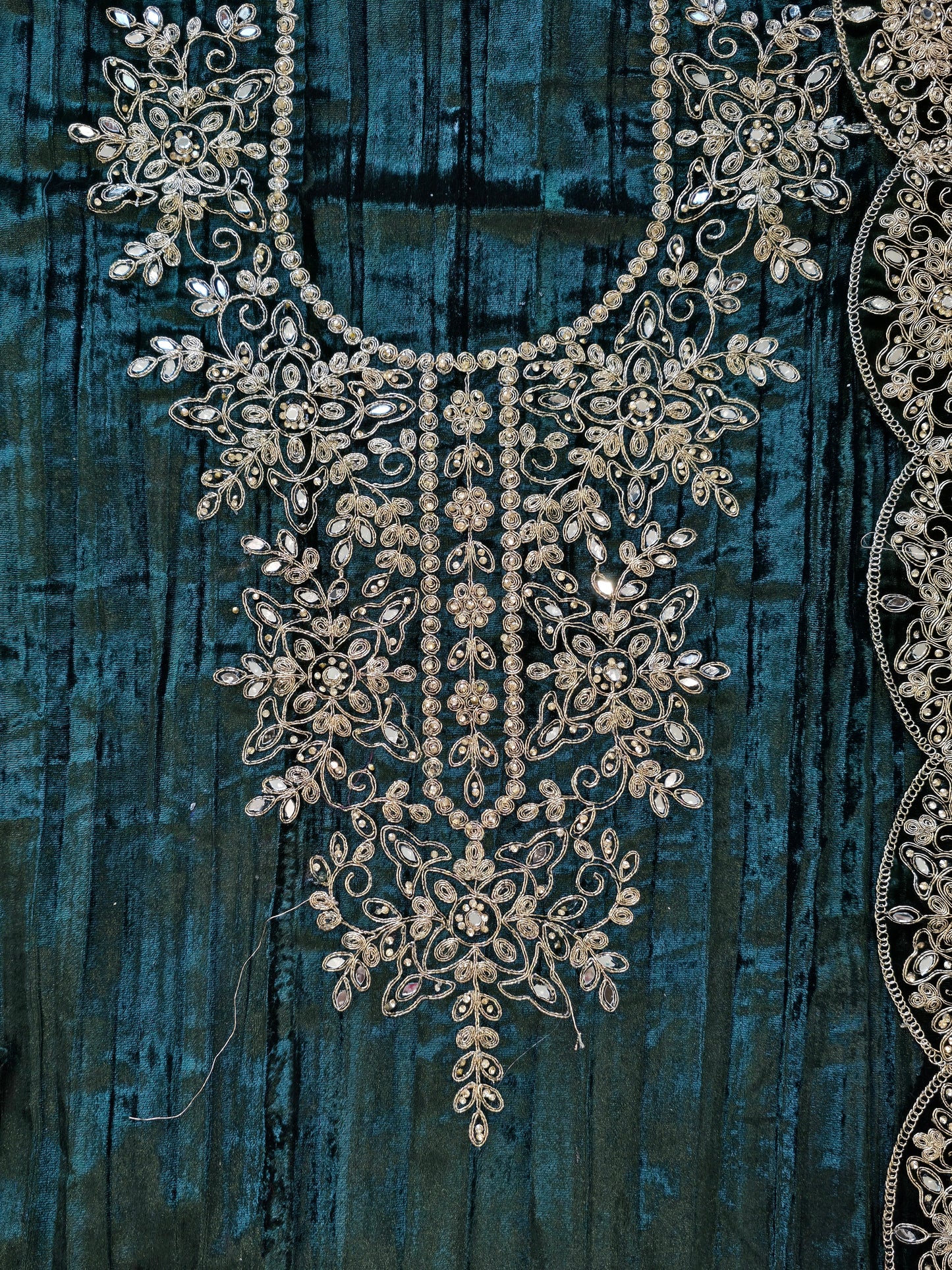 MEHRUN CRUSH VELVET EMBROIDERY SUIT 1 Q