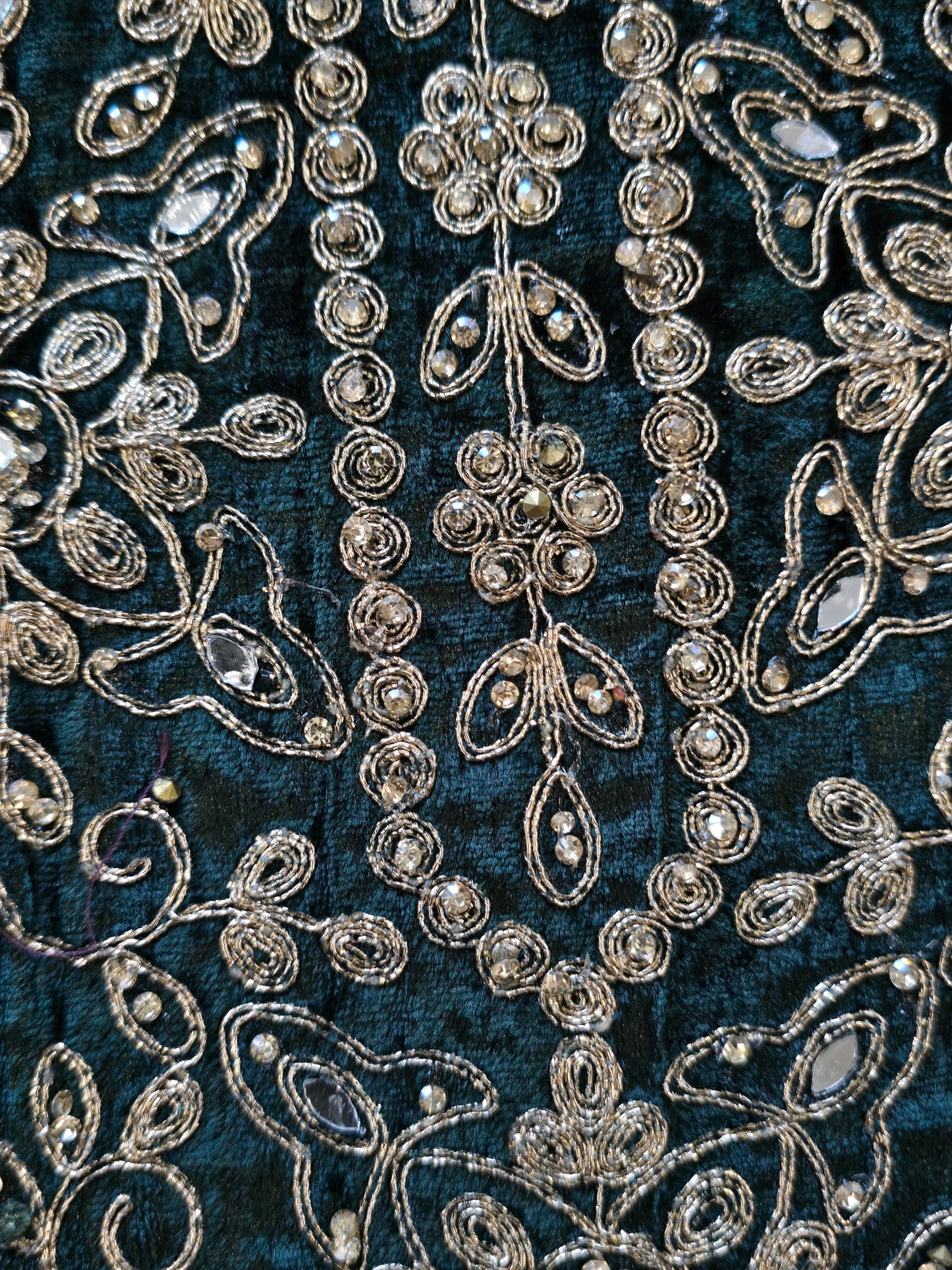 MEHRUN CRUSH VELVET EMBROIDERY SUIT 1 Q