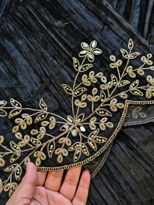 SAHER CRUSH VELVET EMBROIDERY SUIT 2 Q